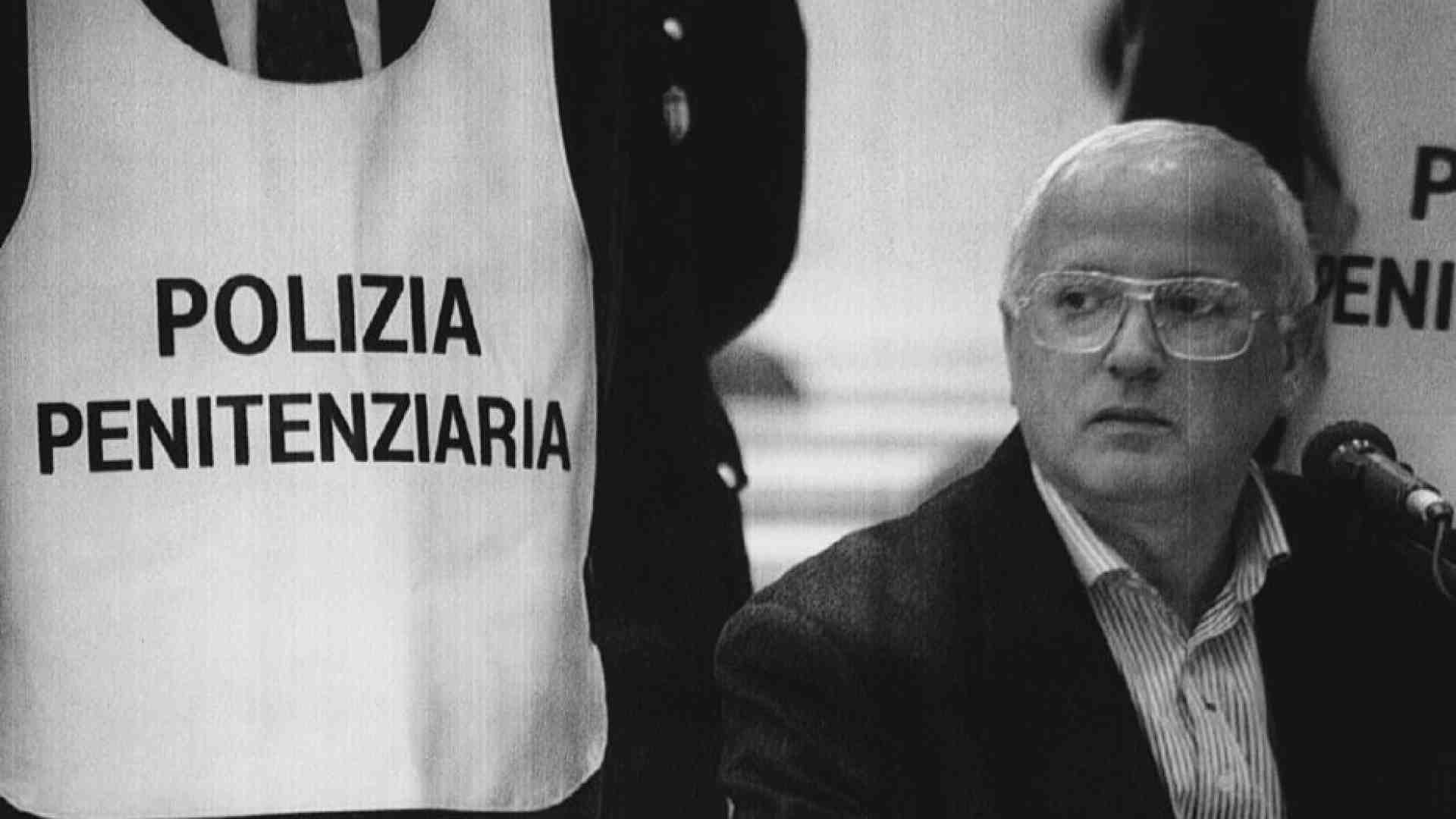 Immagine di La vedova di Cutolo e l'amore. Ma no, da lui abbiamo ricevuto solo male