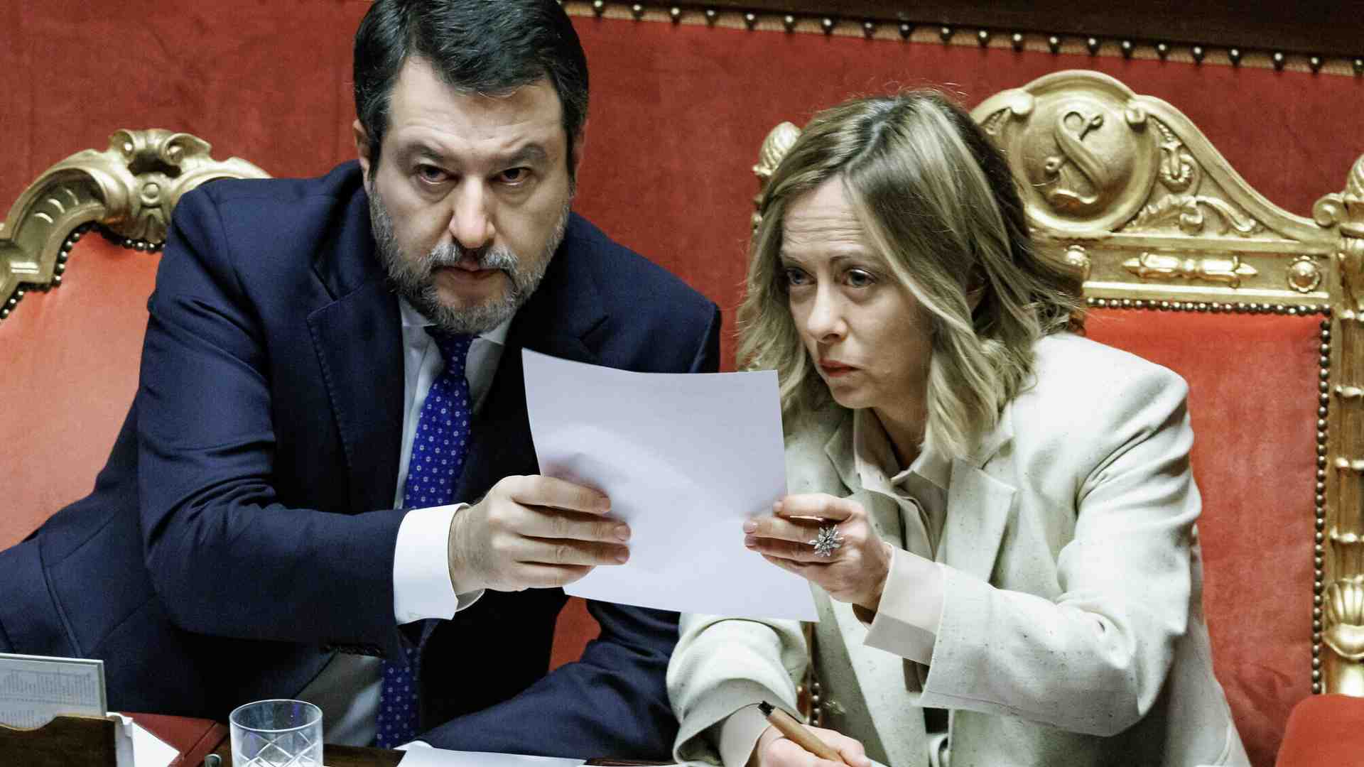 Immagine di Salvini megagalattico, umilia Candiani: "Hai fatto una cazzata" e chiede alla Lega di fare dirette social televendite