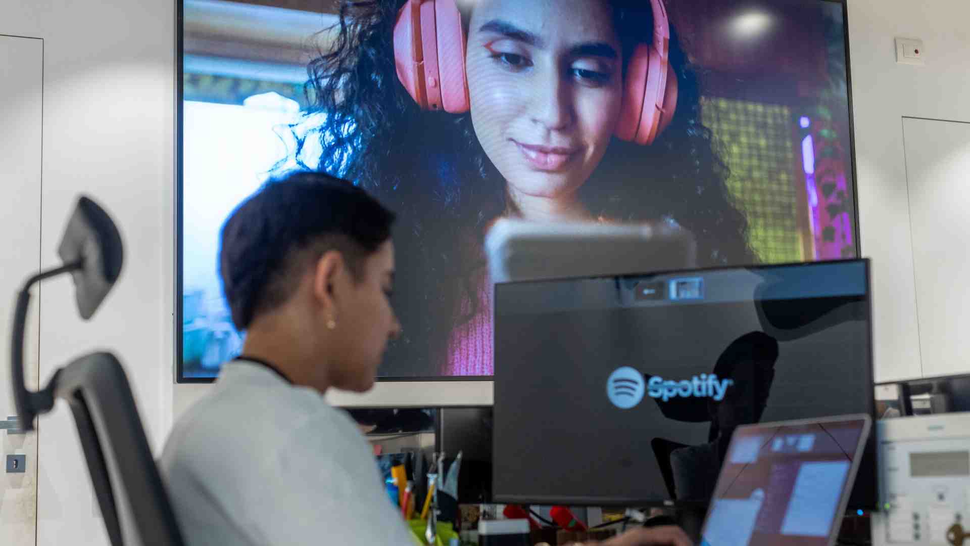 Immagine di Gli ascolti degli italiani su Spotify: poco cervello e molta fantasia per sentirsi gangster