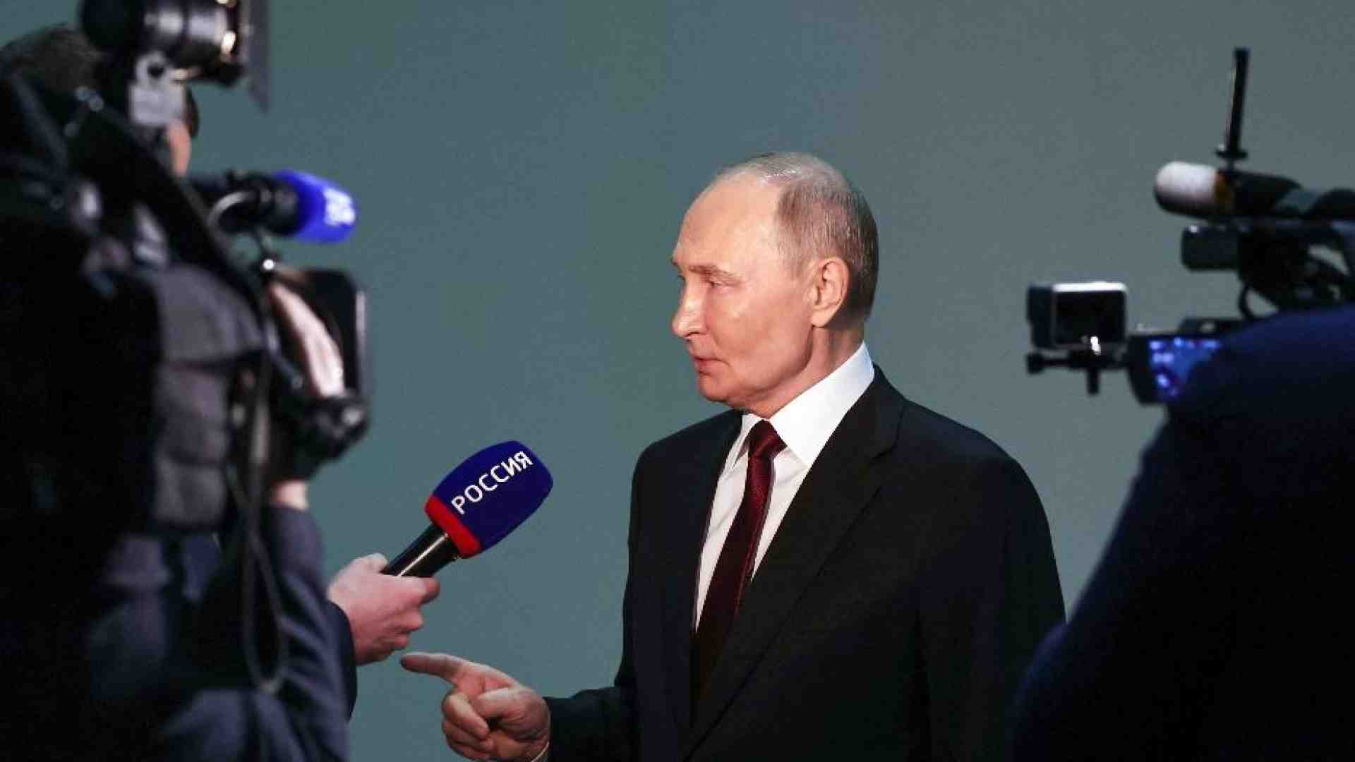 Immagine di Putin: «I Paesi Nato in guerra con noi, sono pronto a incontrare Trump»