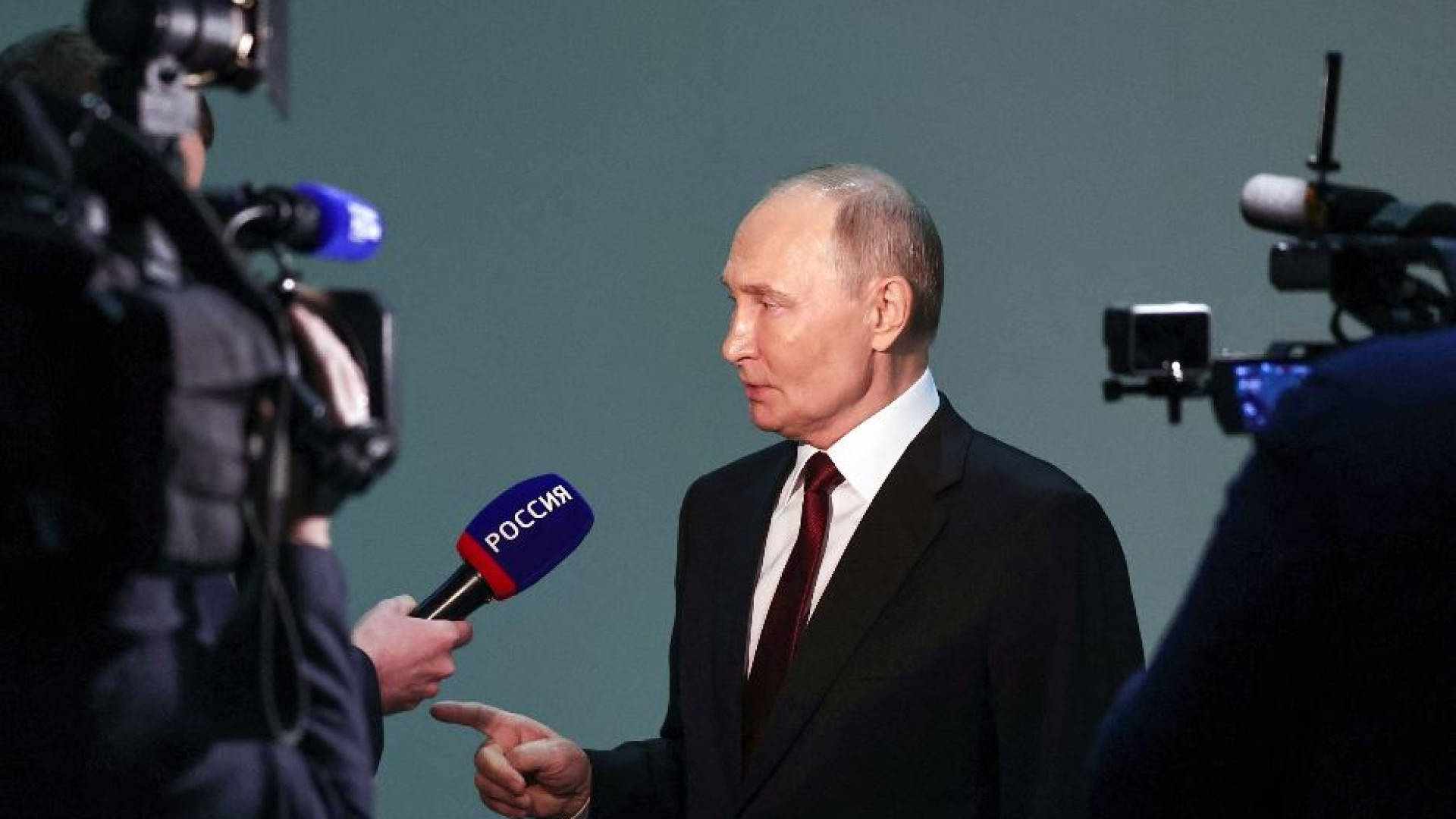 Immagine di Putin: «I Paesi Nato in guerra con noi, sono pronto a incontrare Trump»