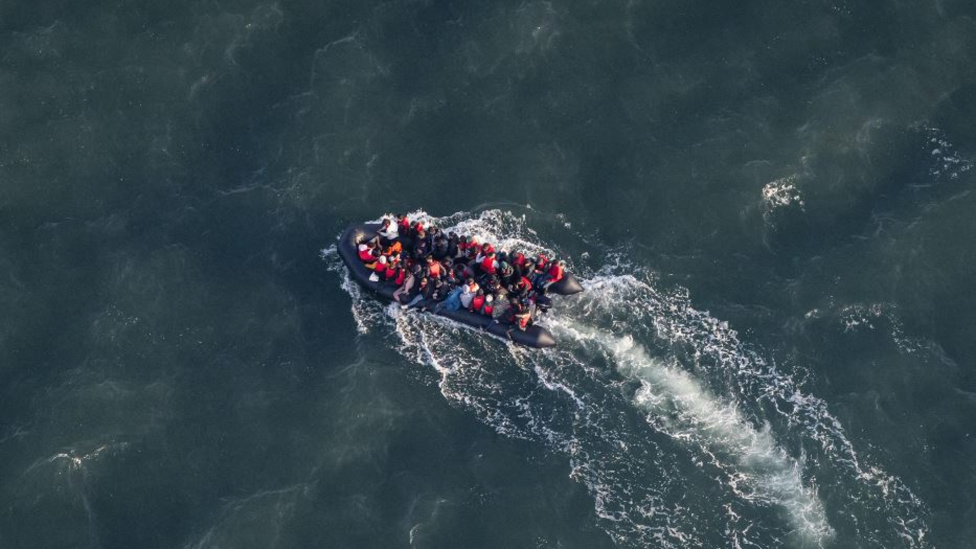 Immagine di Naufragio nel Mediterraneo, 15 morti. Sea Watch: «Nessuno li ha soccorsi»