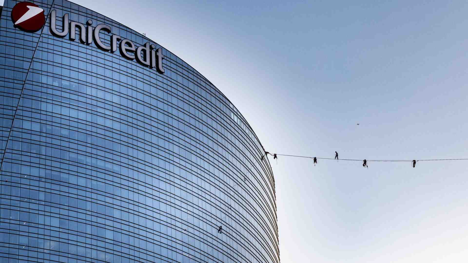 Immagine di Unicredit prosegue la campagna estera su Commerzbank. Ma tiene aperto il fronte Bpm