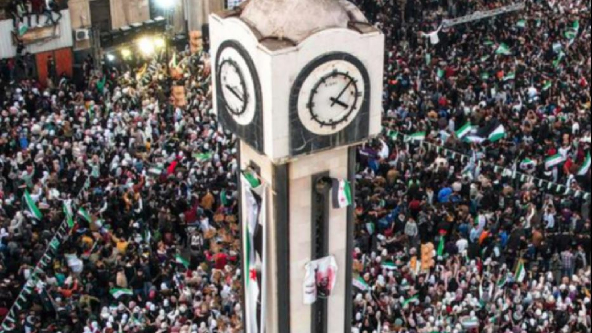 Immagine di Tra le macerie di Homs ecco la Siria che cerca il futuro