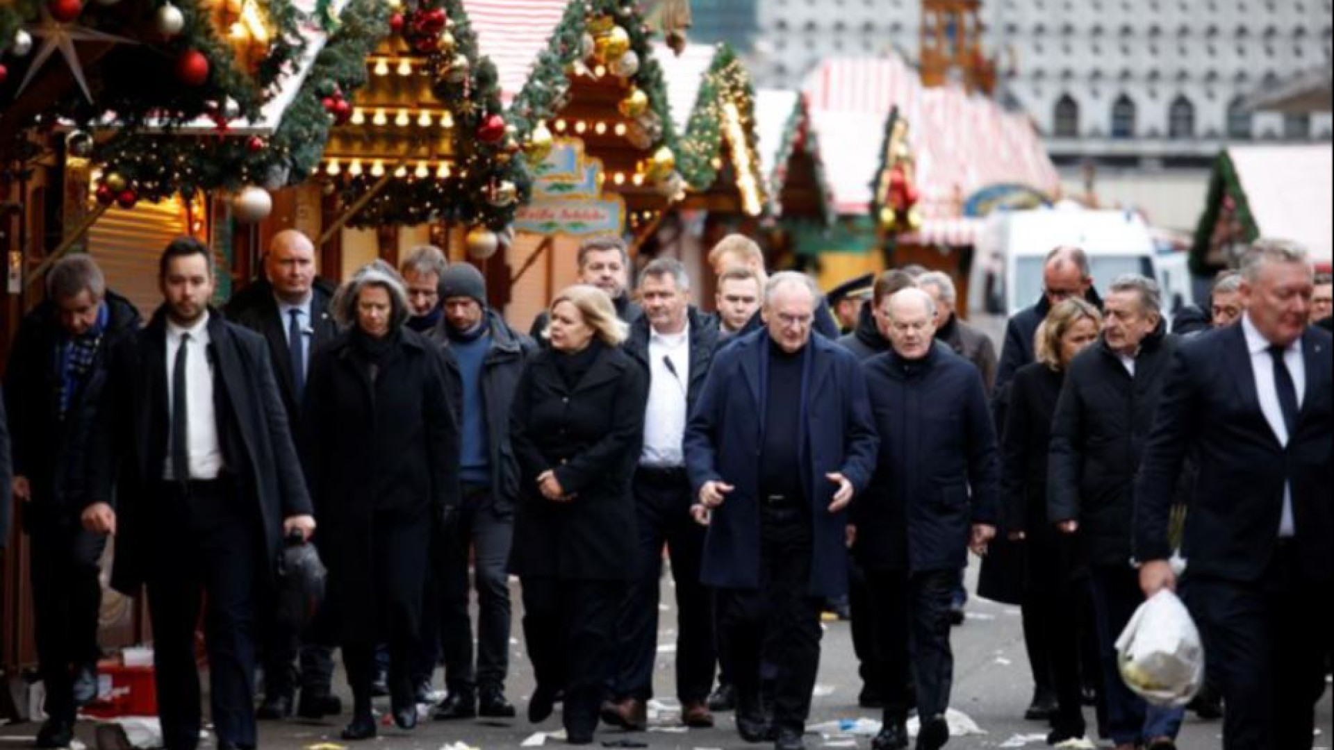 Immagine di Strage di famiglie al mercato di Natale. Scholz: uniti contro chi semina odio