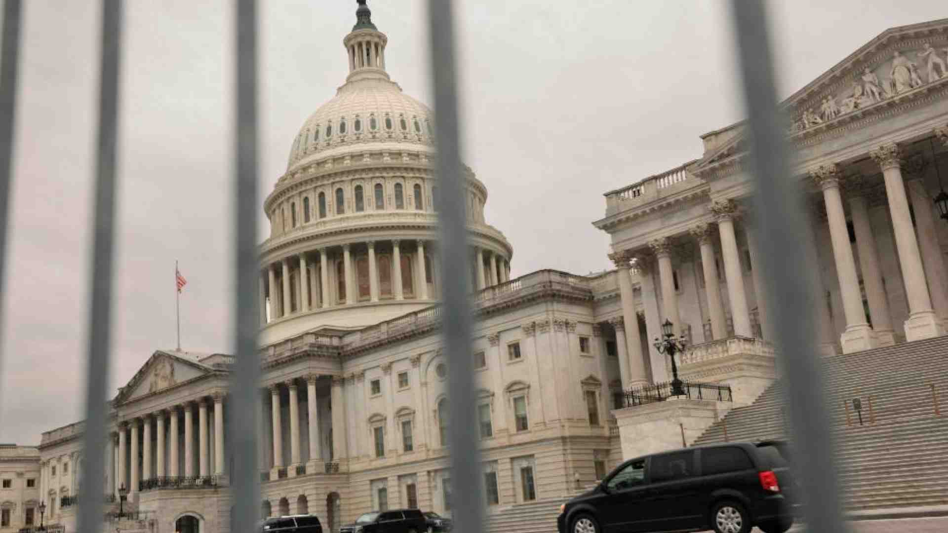 Immagine di Shutdown evitato in extremis, salvi gli stipendi di 800mila lavoratori