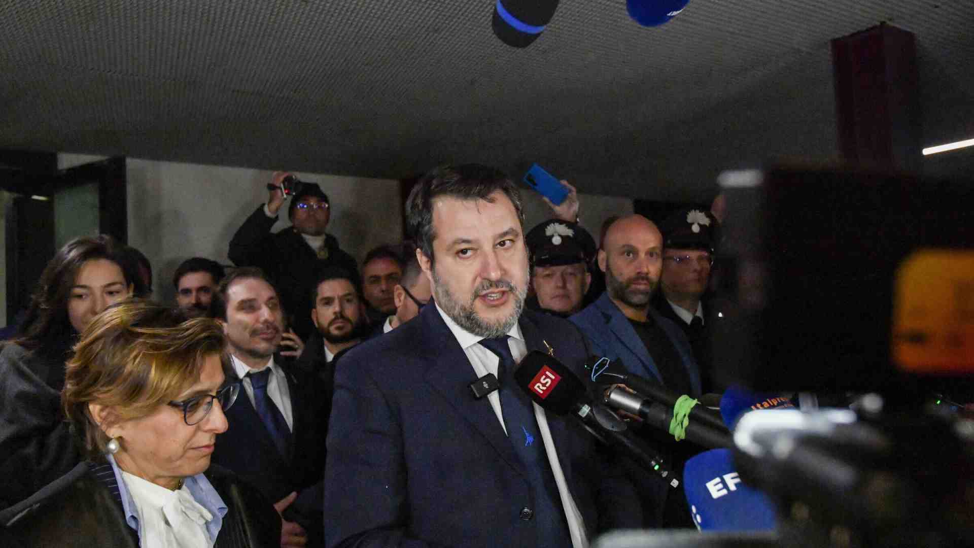 Immagine di Salvini "non sussiste". Assolto per Open Arms, la sua pena inizia ora. La Lega vuole lo scrutinio segreto per il Congresso