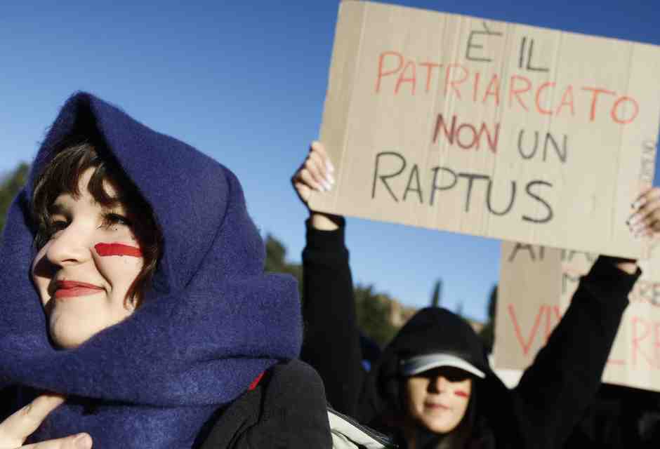 Abusare del termine patriarcato non ci mette al riparo dal maschio imbecille
