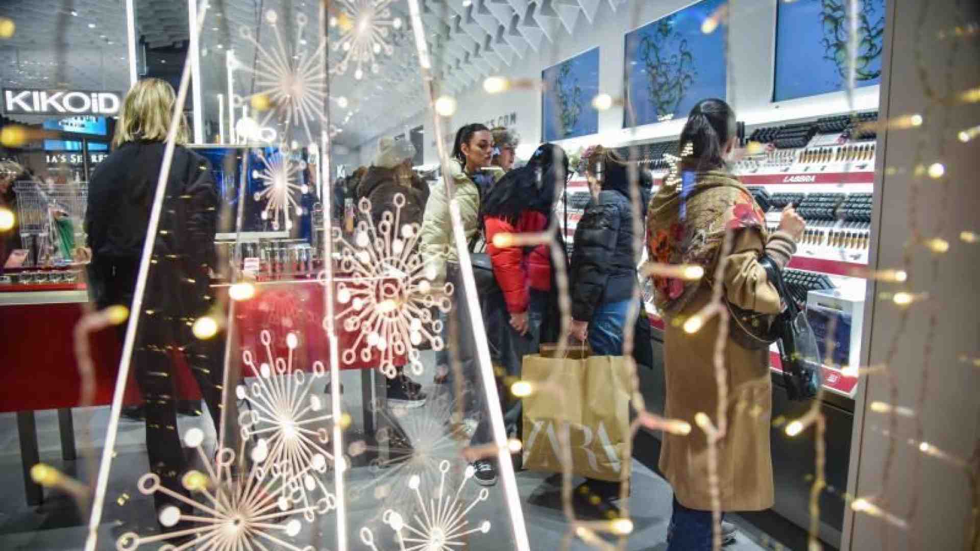 Immagine di Le spese fisse si mangiano le 13esime e i consumi natalizi ne risentono