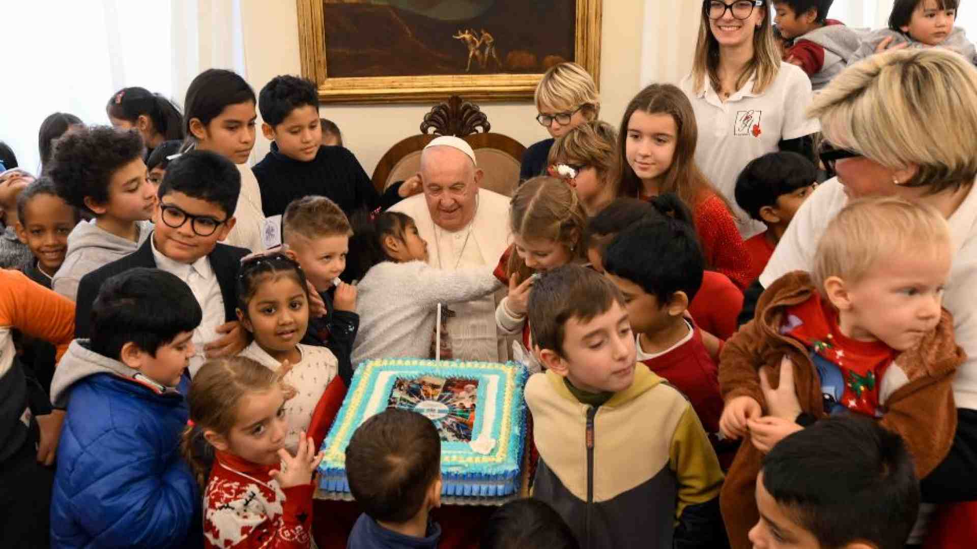 Immagine di Il Papa: «Nessun bambino è un errore». Gaza, «crudeltà bombardare i piccoli»