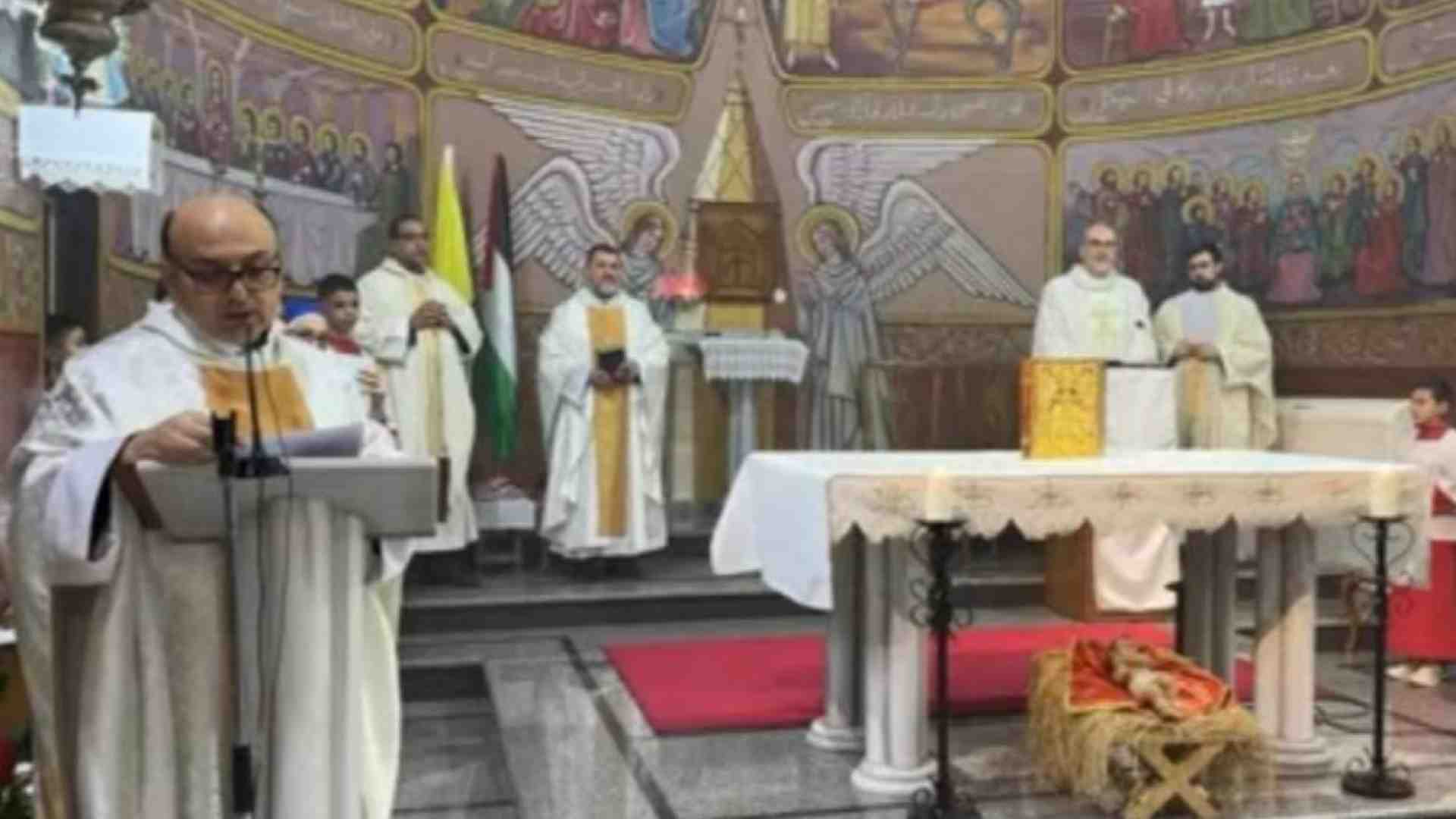Immagine di Il patriarca Pizzaballa celebra la Messa a Gaza