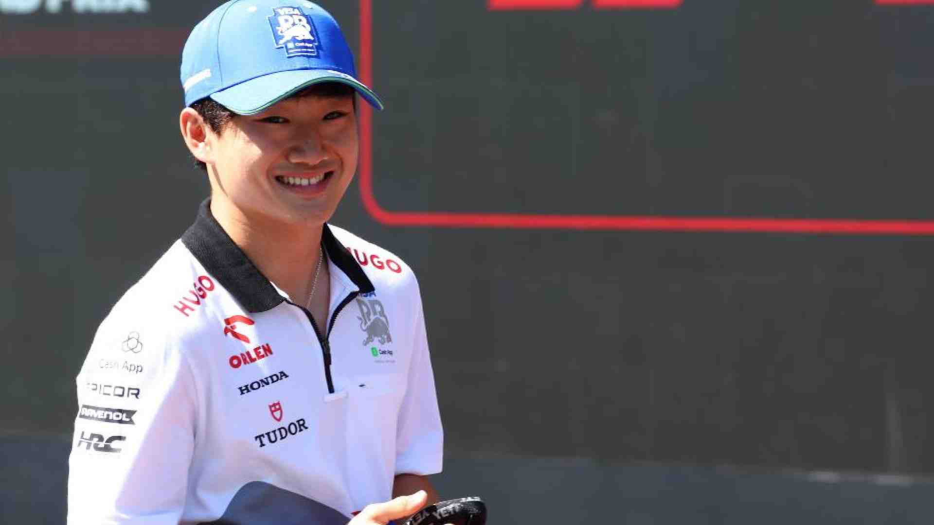Immagine di Il pilota di Formula 1 Tsunoda: «Io, nel fango con gli alluvionati»
