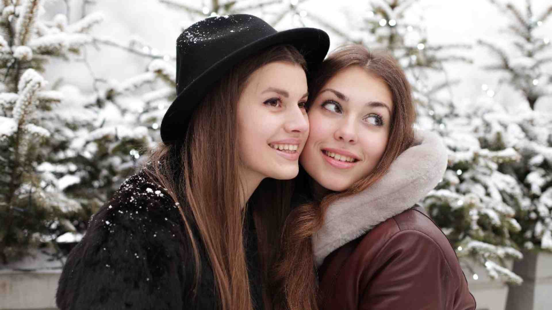 Immagine di Una donna single e due gemelle adolescenti. Eppure è una famiglia
