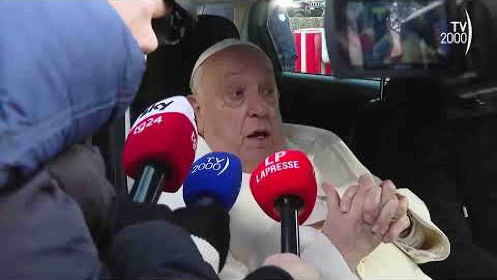Immagine di Il Papa ha aperto la Porta Santa di Rebibbia: «Una “basilica”»