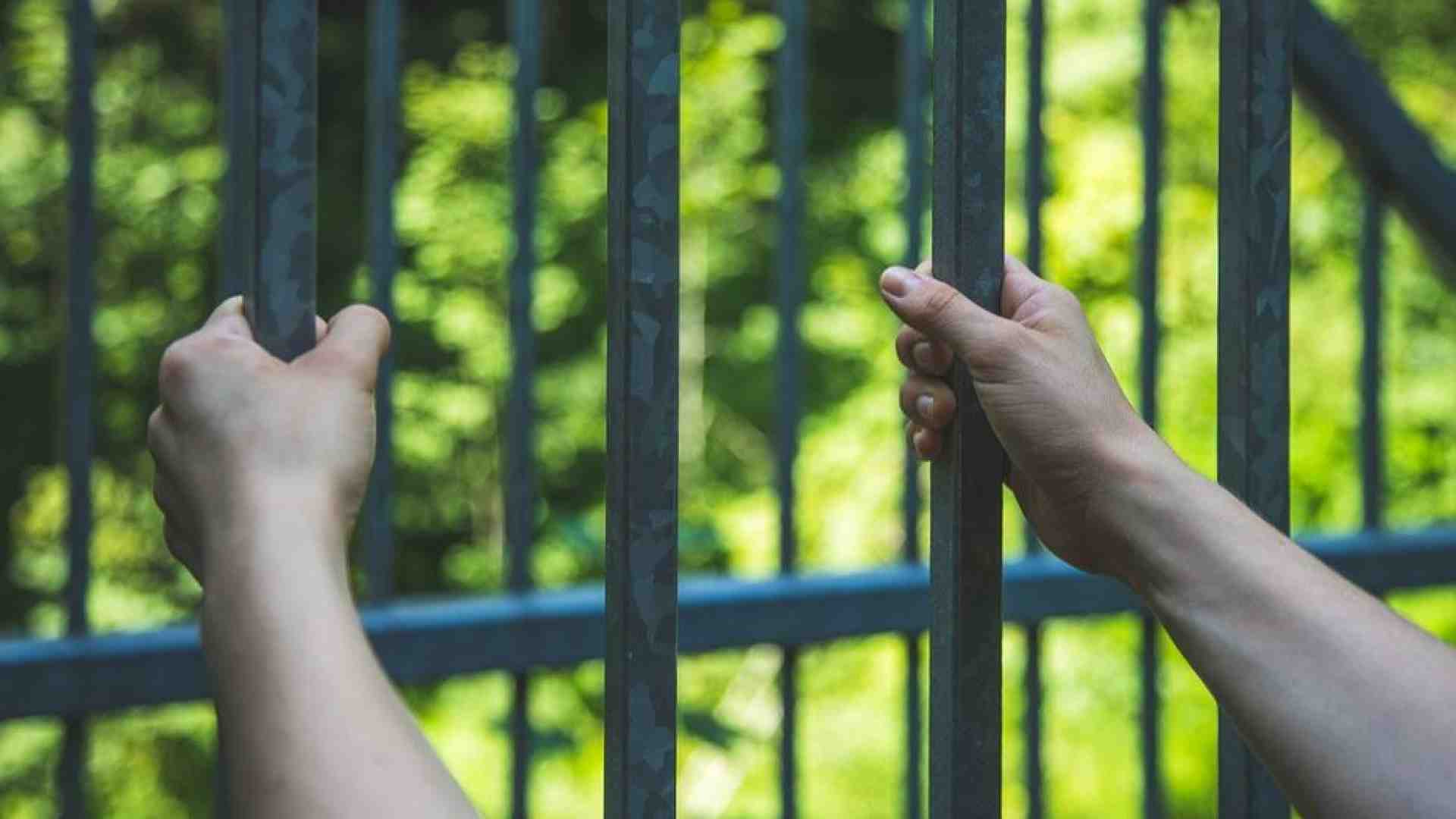 Immagine di Voltarsi per guardare il fratello, un canto libero sale dal carcere
