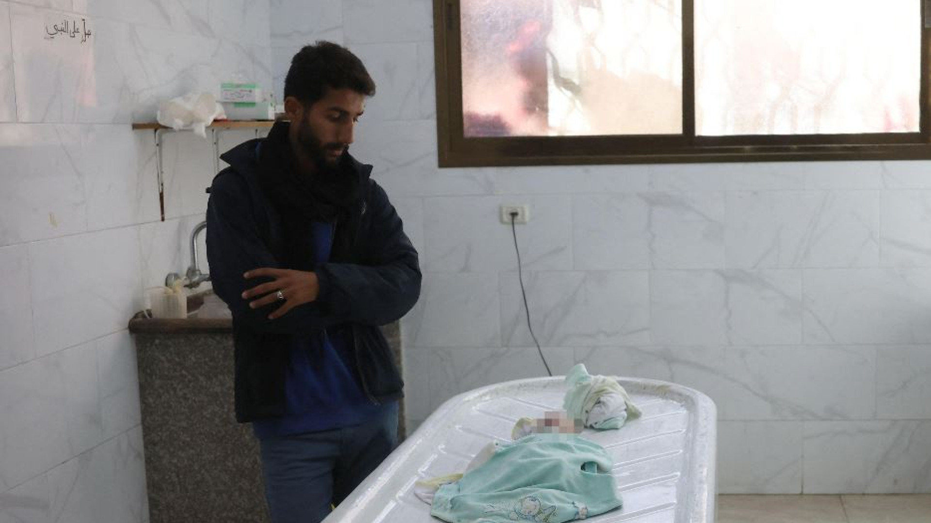 Immagine di Sila e gli altri tre neonati morti di freddo a Natale sotto le tende di Gaza