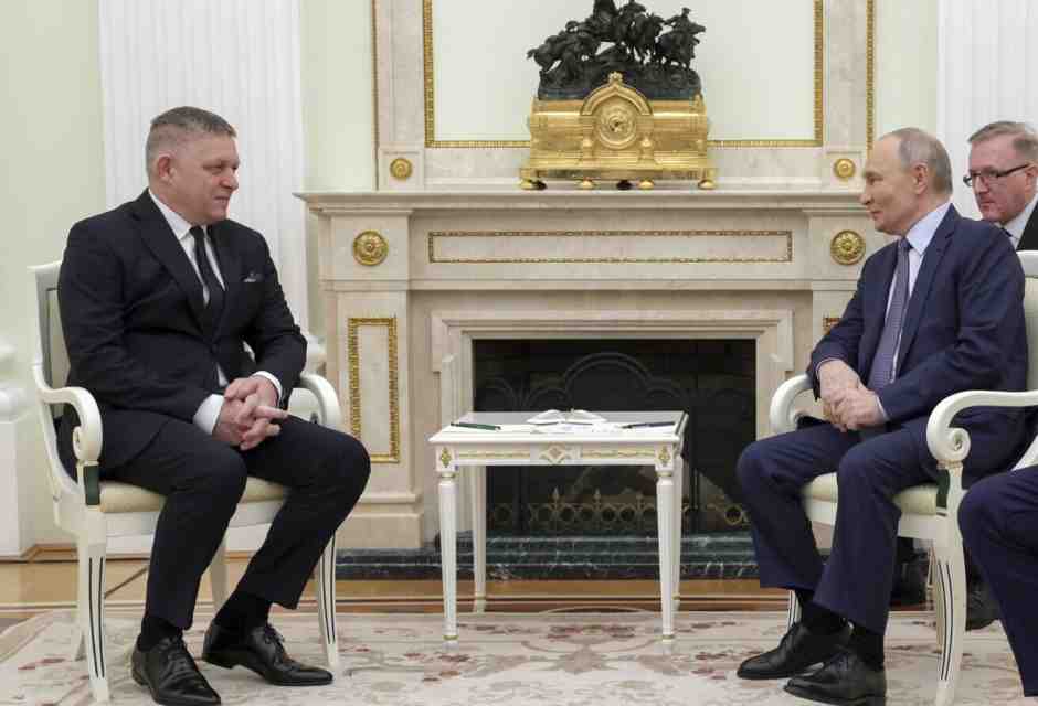 Putin con il premier slovacco Fico a Mosca (LaPresse)&nbsp;<br />