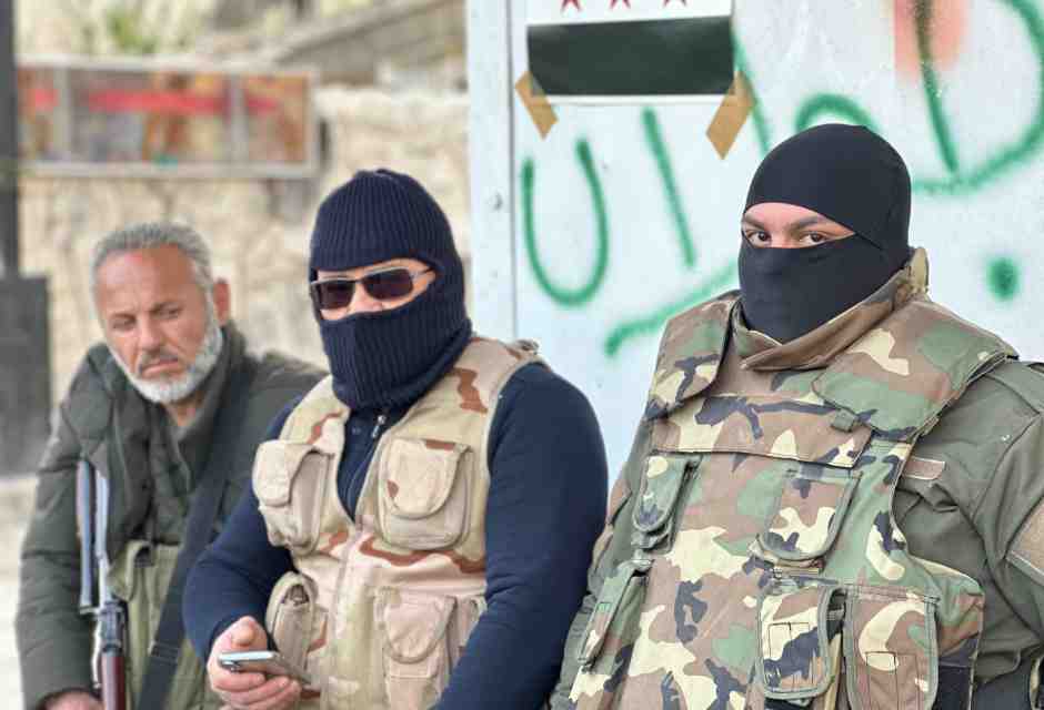 Militari Hts all&rsquo;ingresso di Mazzeh 86&nbsp;(foto di&nbsp;Luca Gambardella)<div>&nbsp;</div><br />