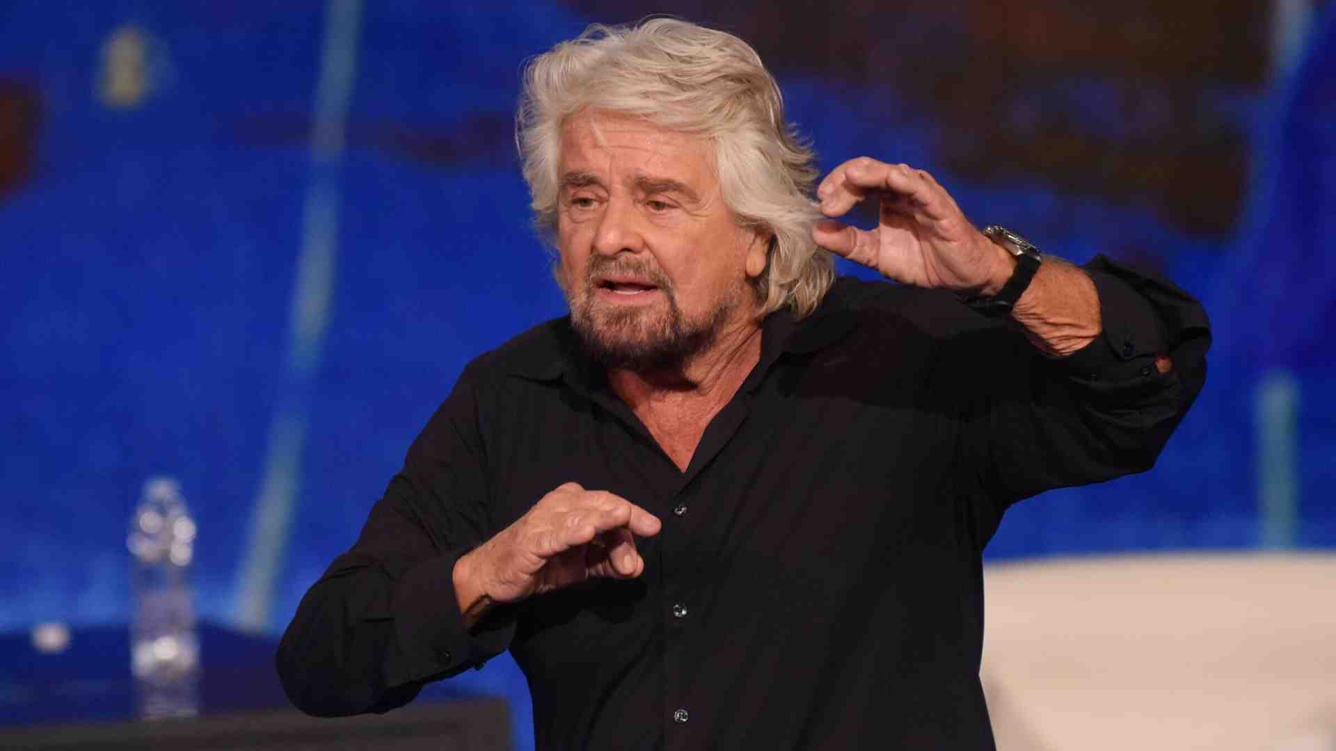 Immagine di Dal qualunquismo del Novecento alla parabola parallela di Beppe Grillo