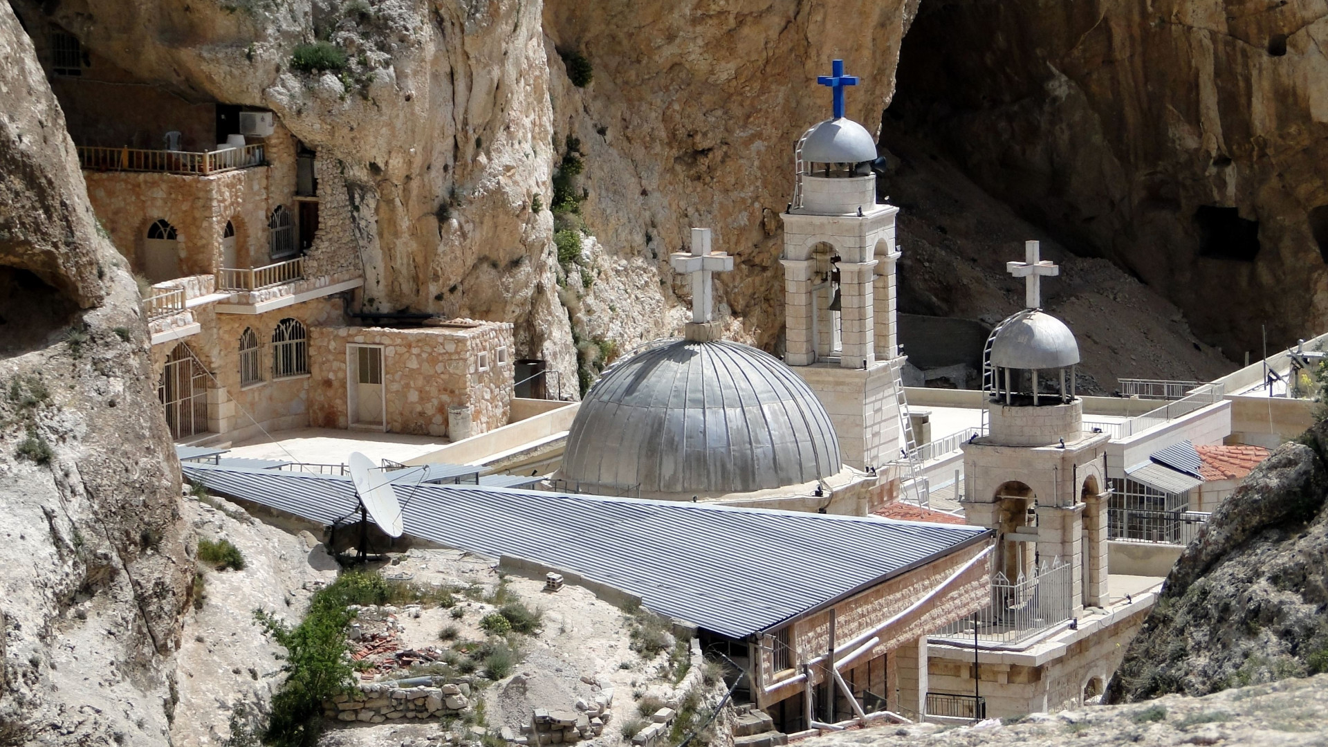 Immagine di A Maalula, cuore cristiano della Siria, l'albero di Natale per riconciliarsi