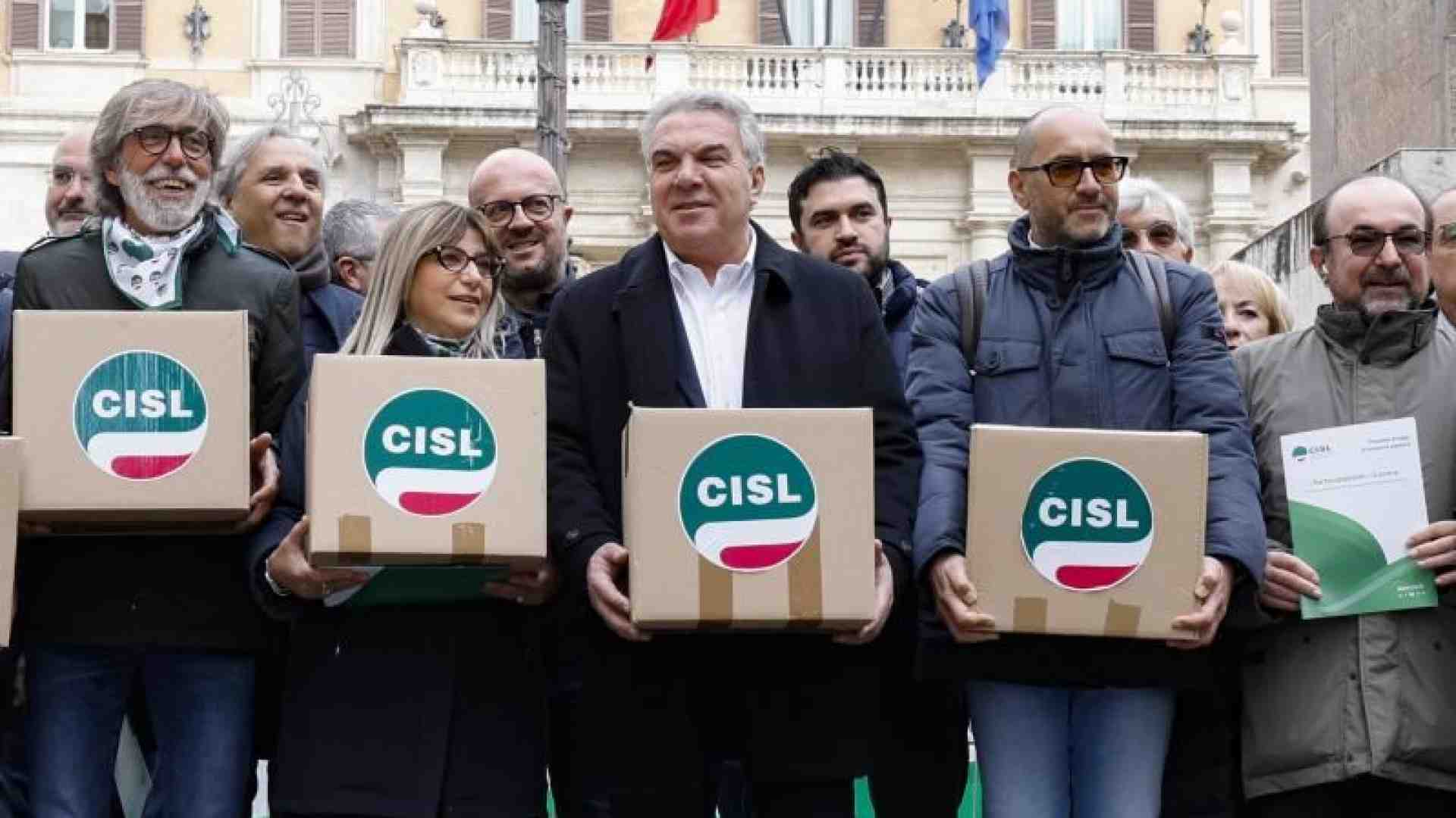 Immagine di Sbarra (Cisl): «Vicini a una svolta storica sui Cda aperti ai dipendenti»