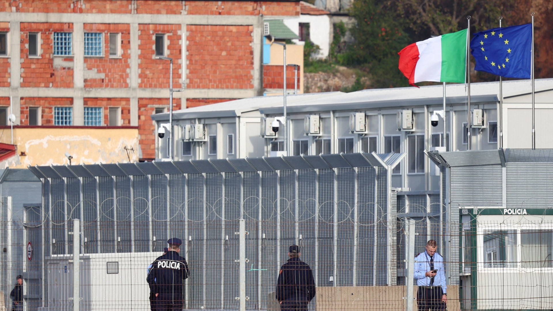 Immagine di Paesi sicuri, la Cassazione rinvia al giudizio della Corte Europea