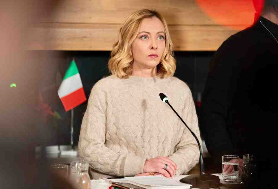 "Togliere la fiamma dal simbolo? Non è all'ordine del giorno", dice Meloni