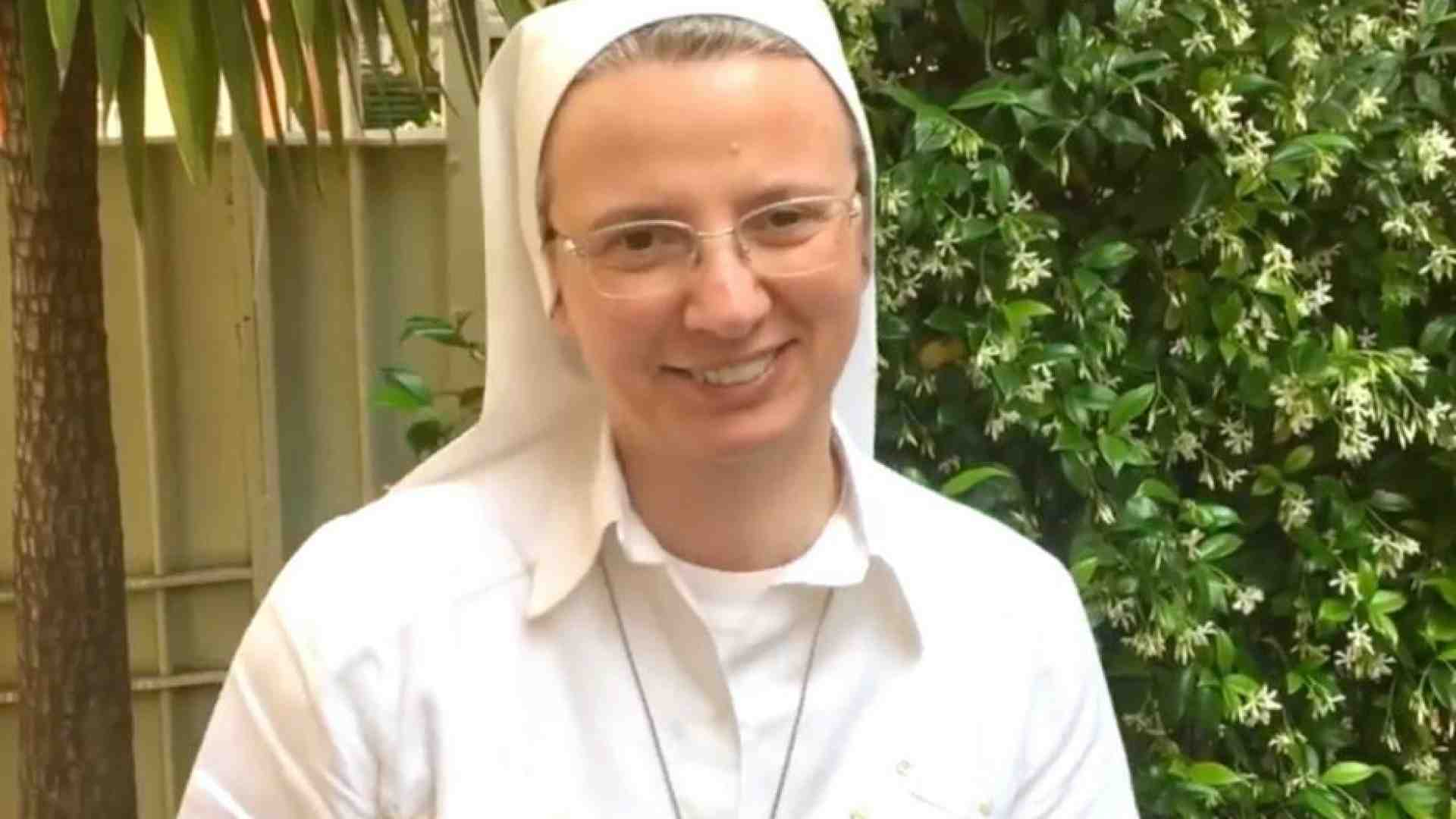 Immagine di Dal Papa la prima donna a capo di un dicastero: è suor Simona Brambilla
