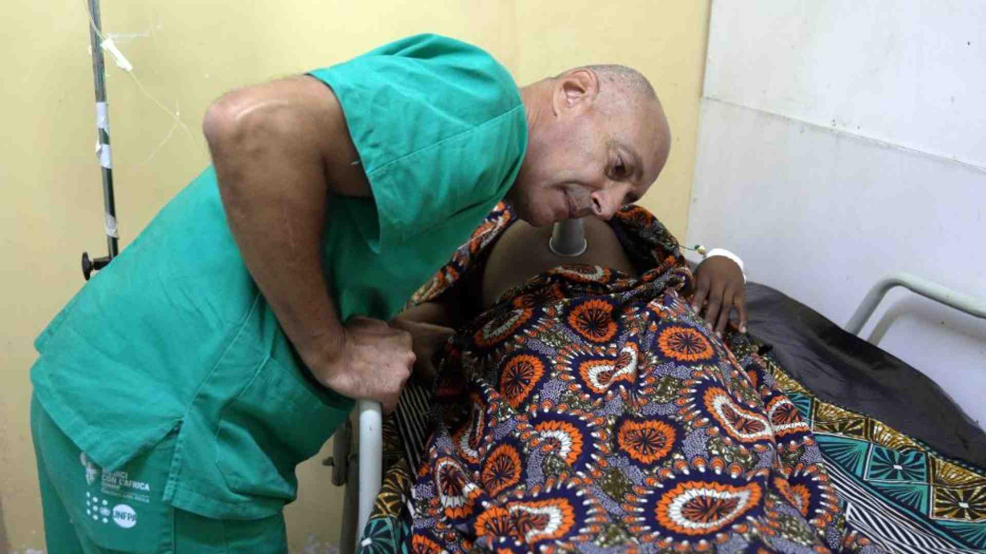Immagine di «Così faccio il medico tra le mamme, da Cremona all’Africa»