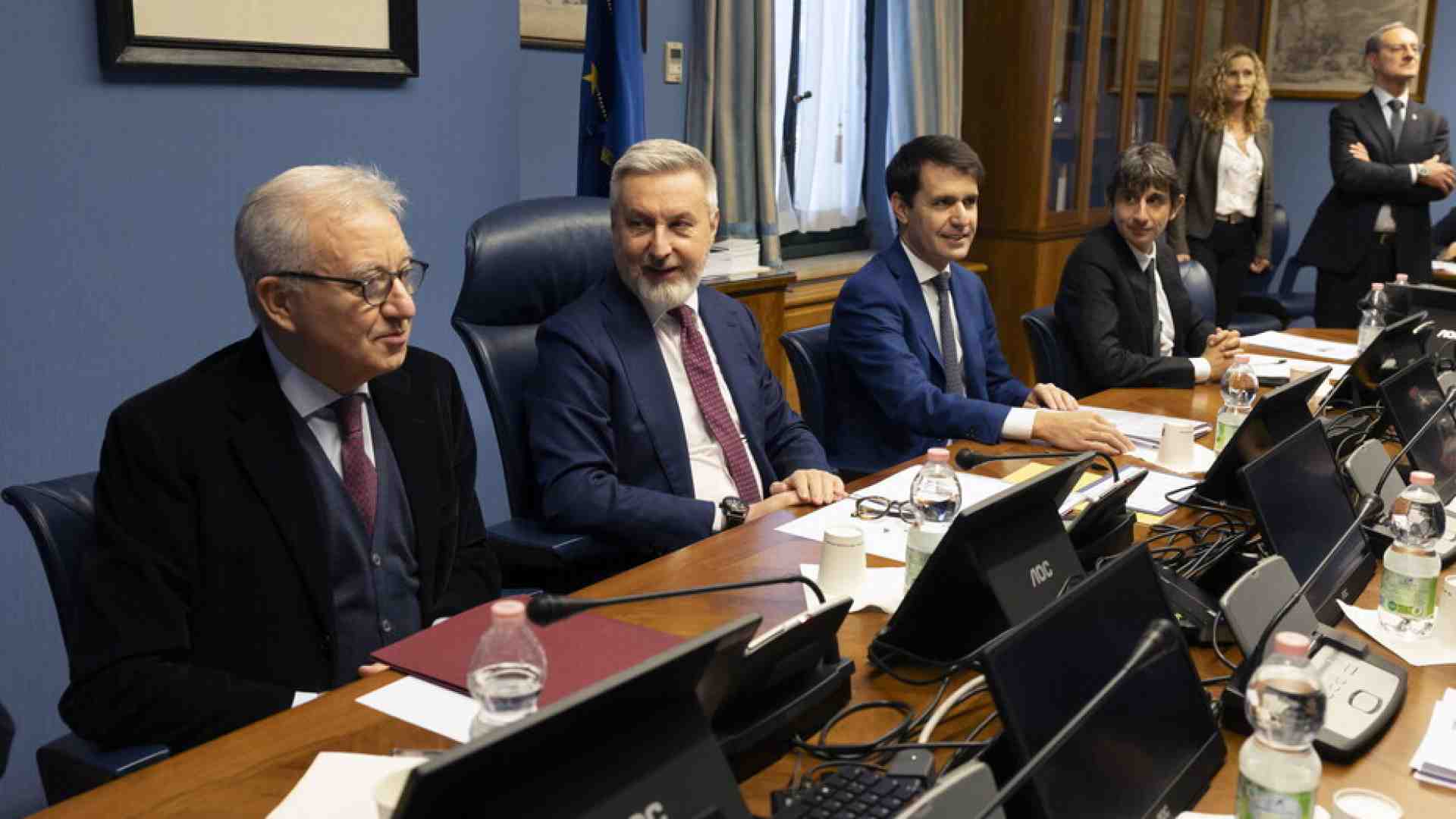 Immagine di Il caso Cecilia Sala al Copasir, l'ottimismo prudente di Mantovano. La doppia scommessa di Meloni con gli Usa