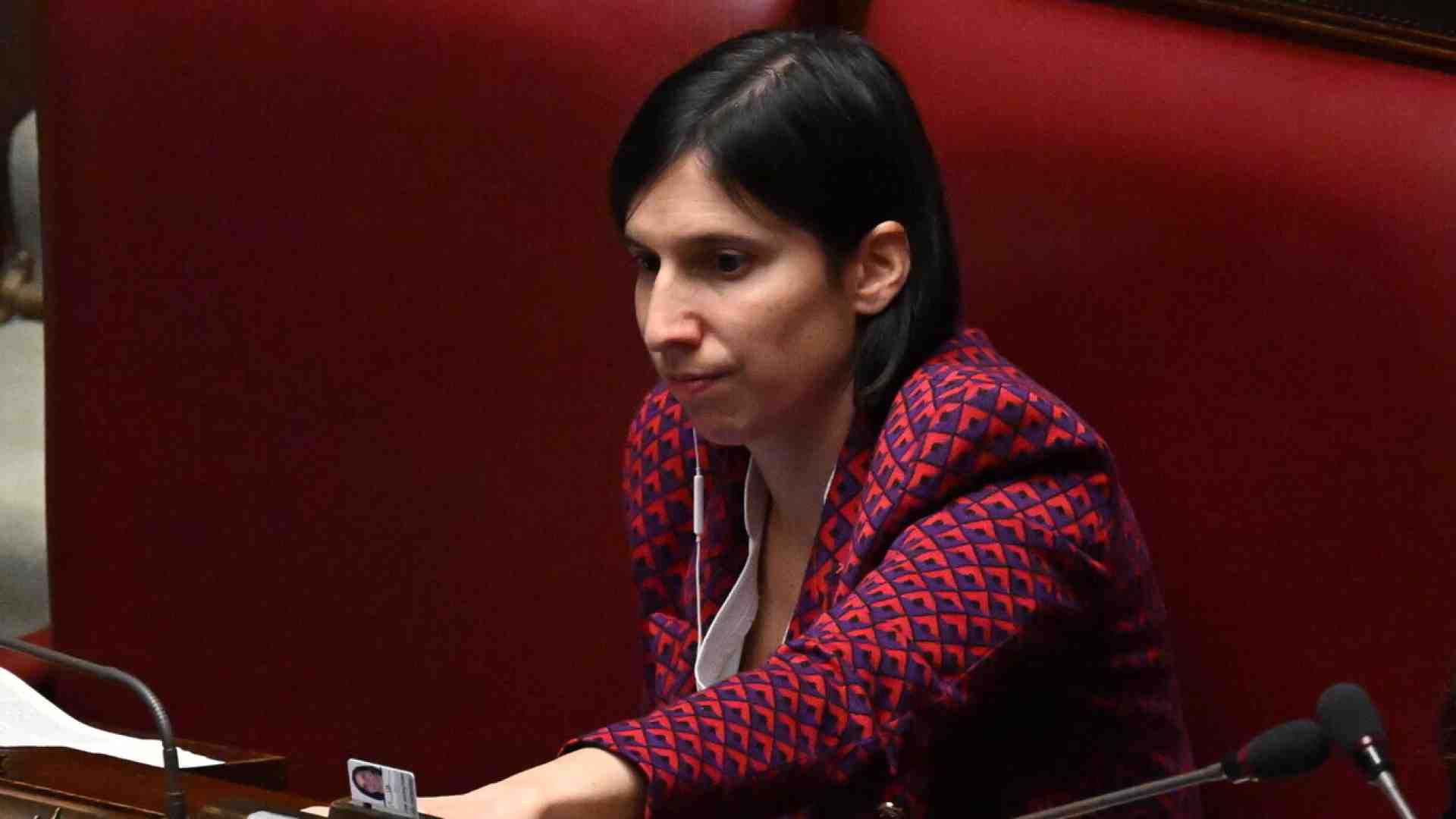 Immagine di Schlein riappare dopo 20 giorni. Le alleanze restano un tabù. Pd in ritiro per parlare di esteri