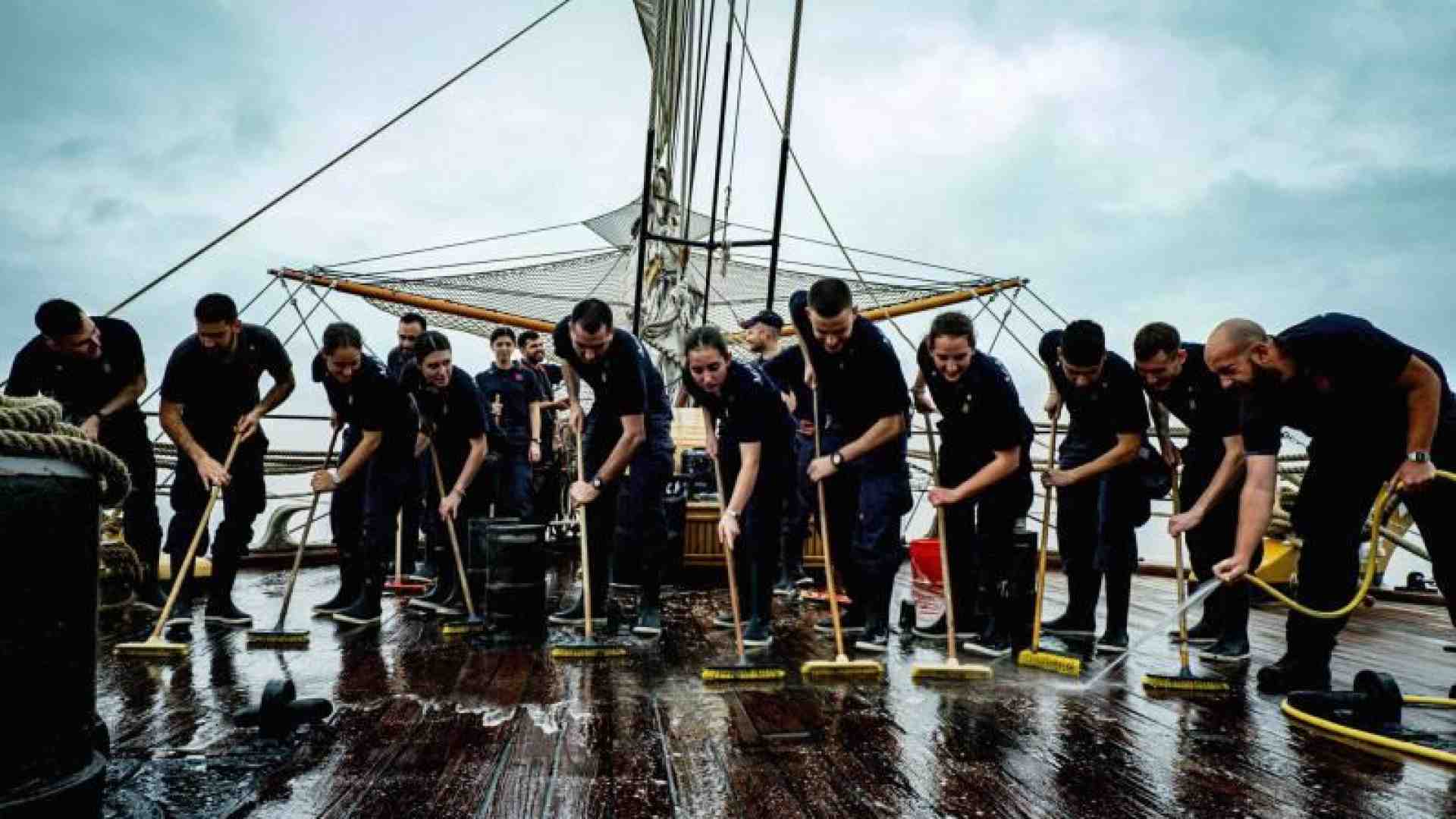 Immagine di Navigare tra bellezza e umanità: l’altra faccia dell’Amerigo Vespucci