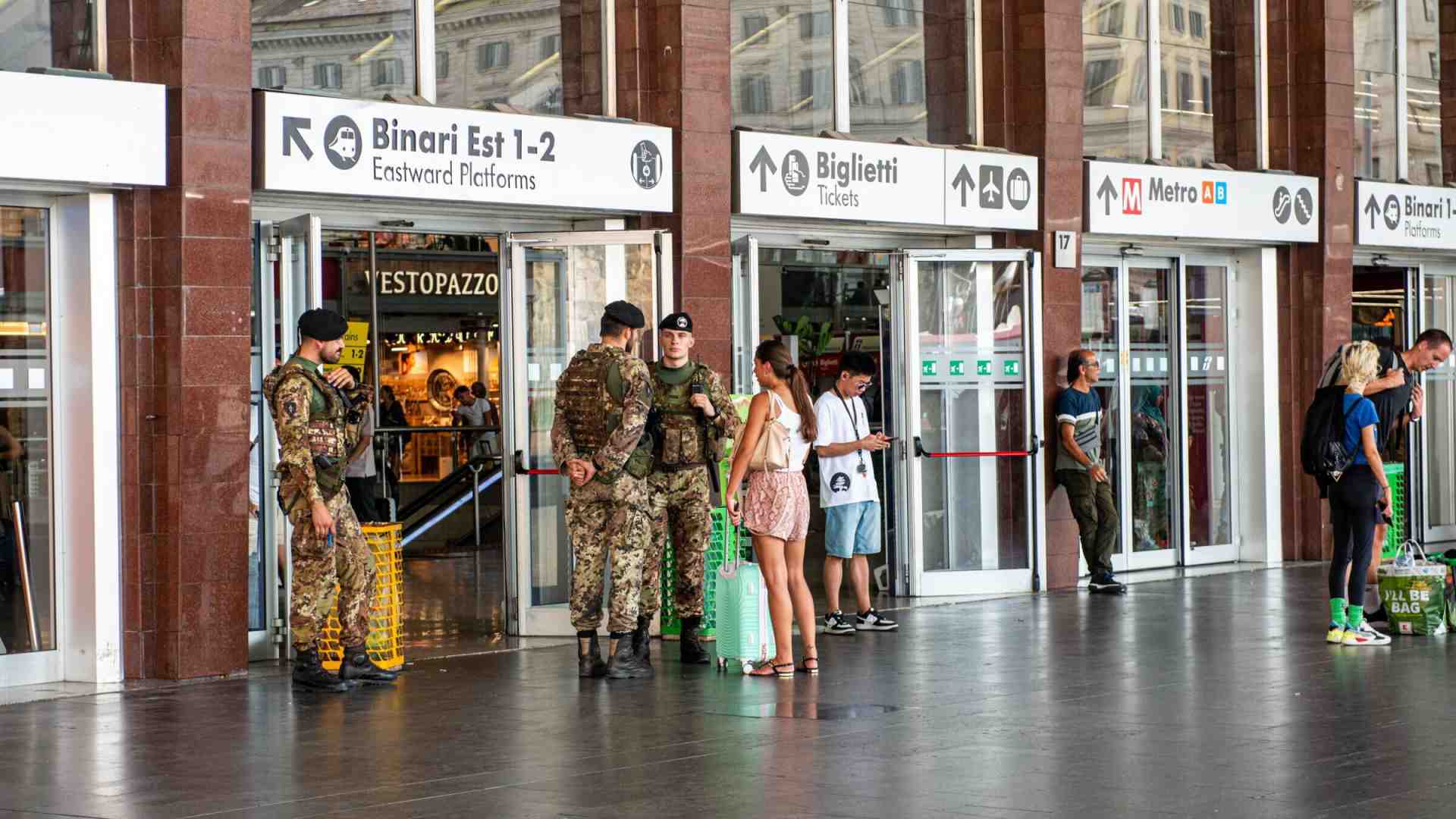 Immagine di Armocromia dell'insicurezza. Bianca o rossa? Termini resta zona franca