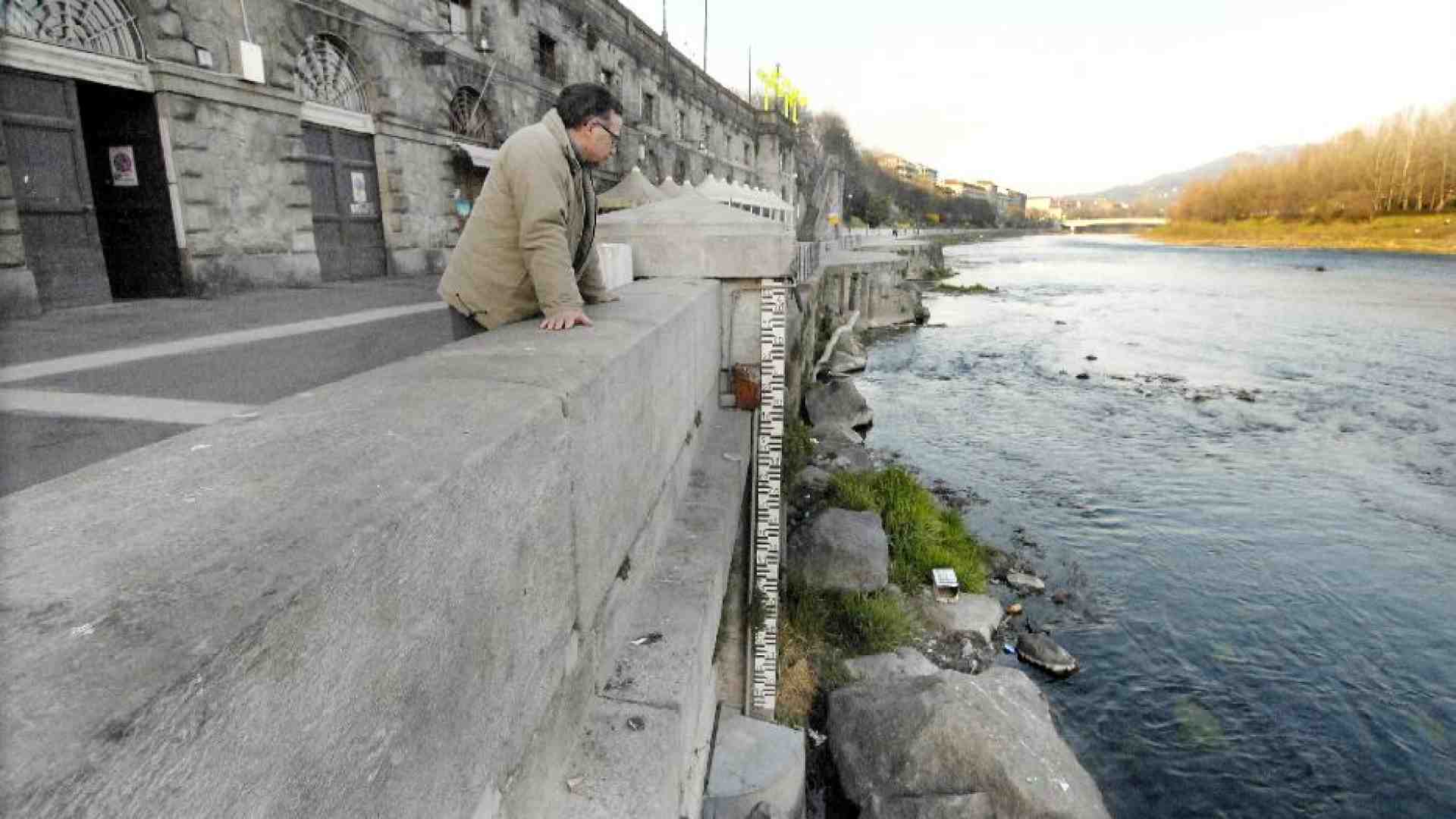 Immagine di Sara e la bici giù dai Murazzi: sì, siamo anche le cose che non facciamo
