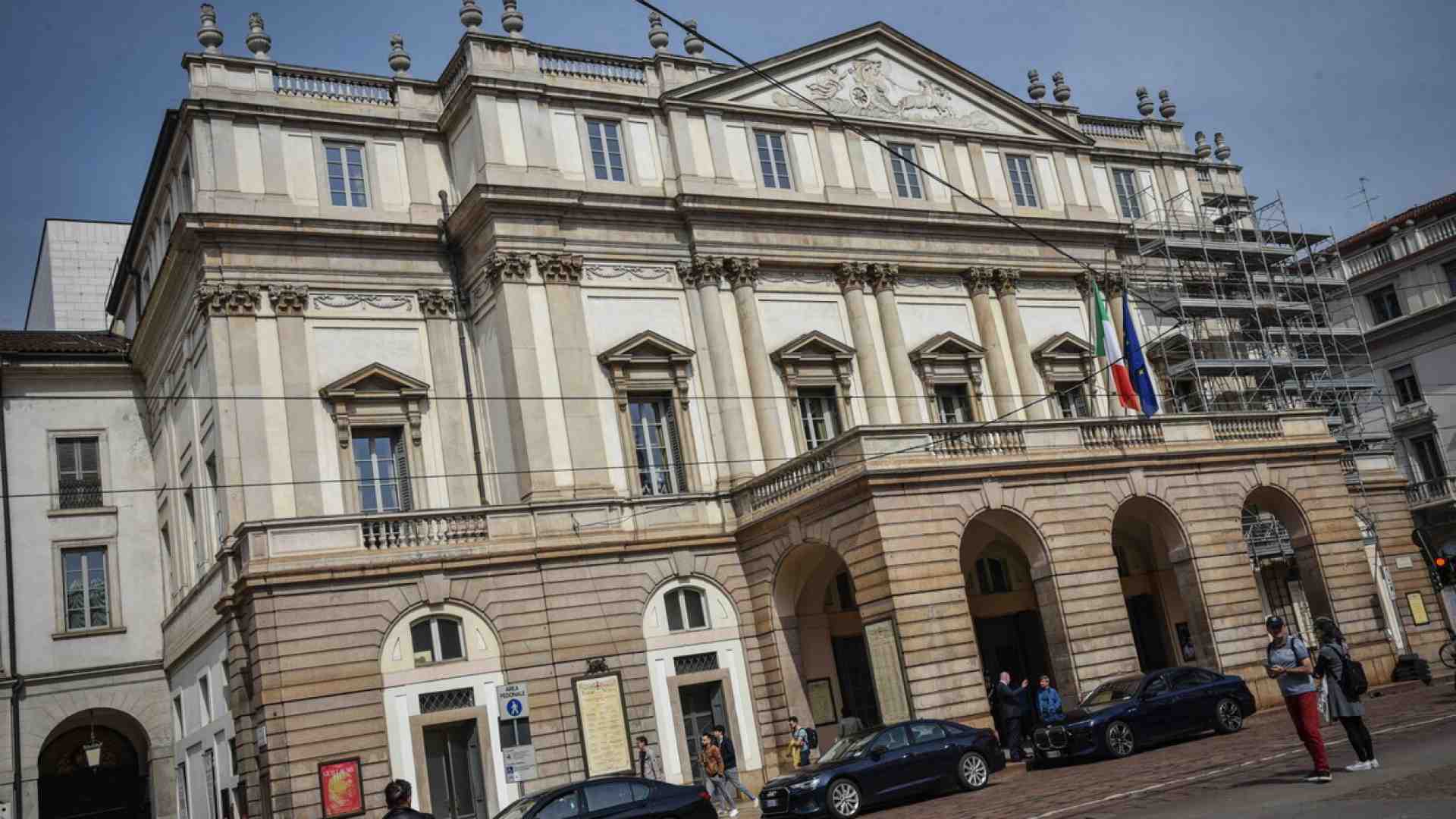 Immagine di Una Scala per Milano. La storia del “più bel teatro del mondo” in un nuovo libro