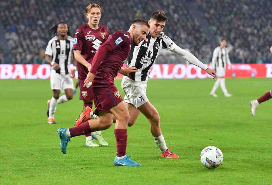 Una foto dell'ultimo derby tra Torino e Juventus (foto Ansa)