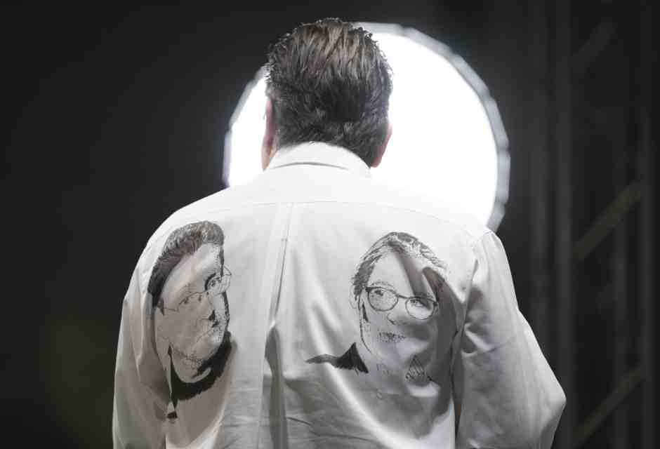 Sassonia, Riesa: Stephan Brandner, vicepresidente AfD, indossa una camicia con la foto di Alice Weidel (Foto Sebastian Kahnert via Getty Images) <br />