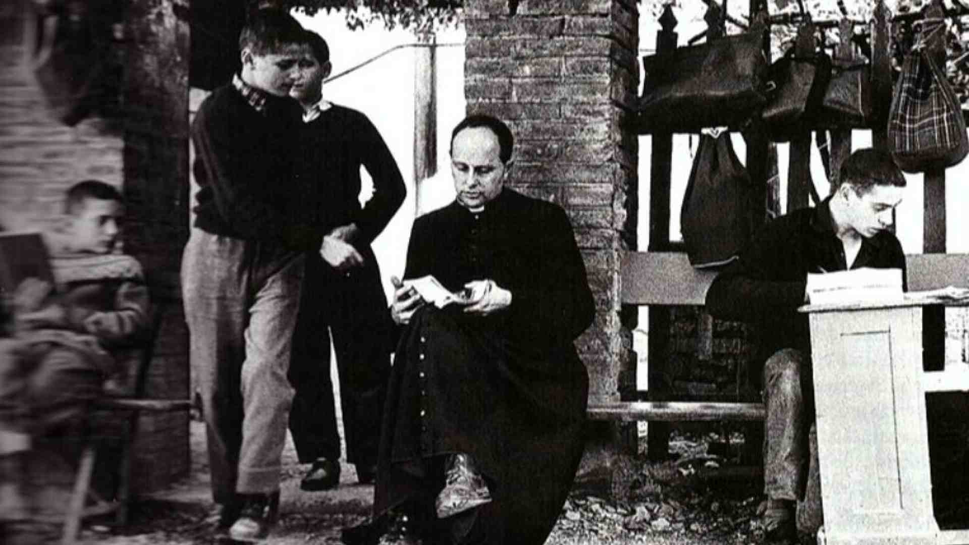 Immagine di Quando Oliviero Toscani a Barbiana immortalò la scuola di don Milani