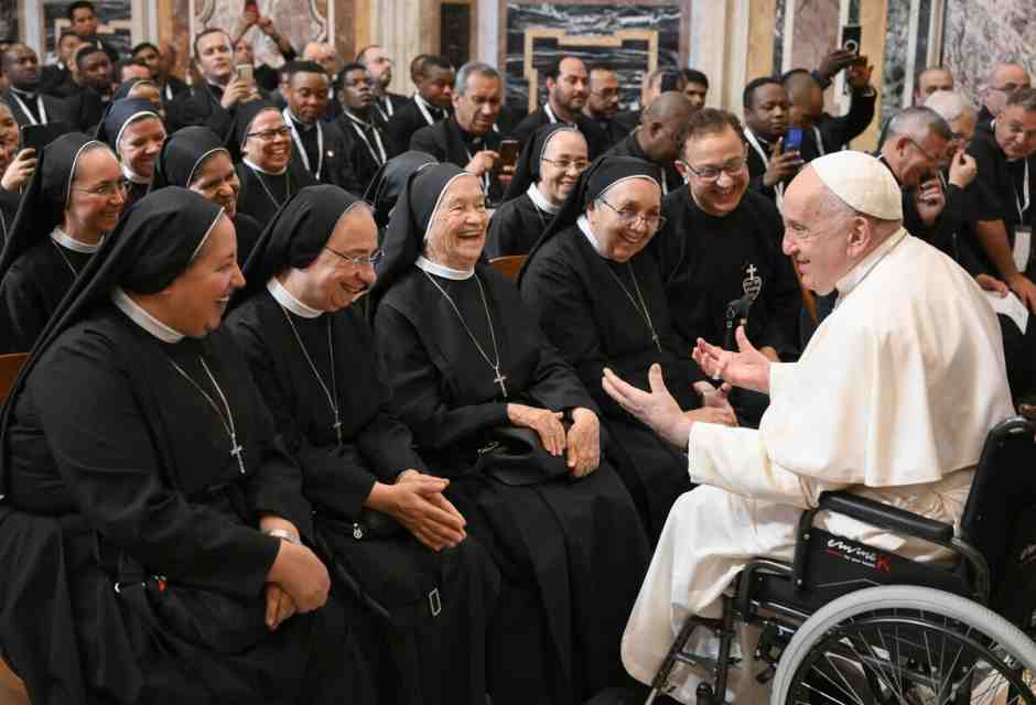"Donne ai vertici della Chiesa sì, ma non così". Parla il teologo Grillo