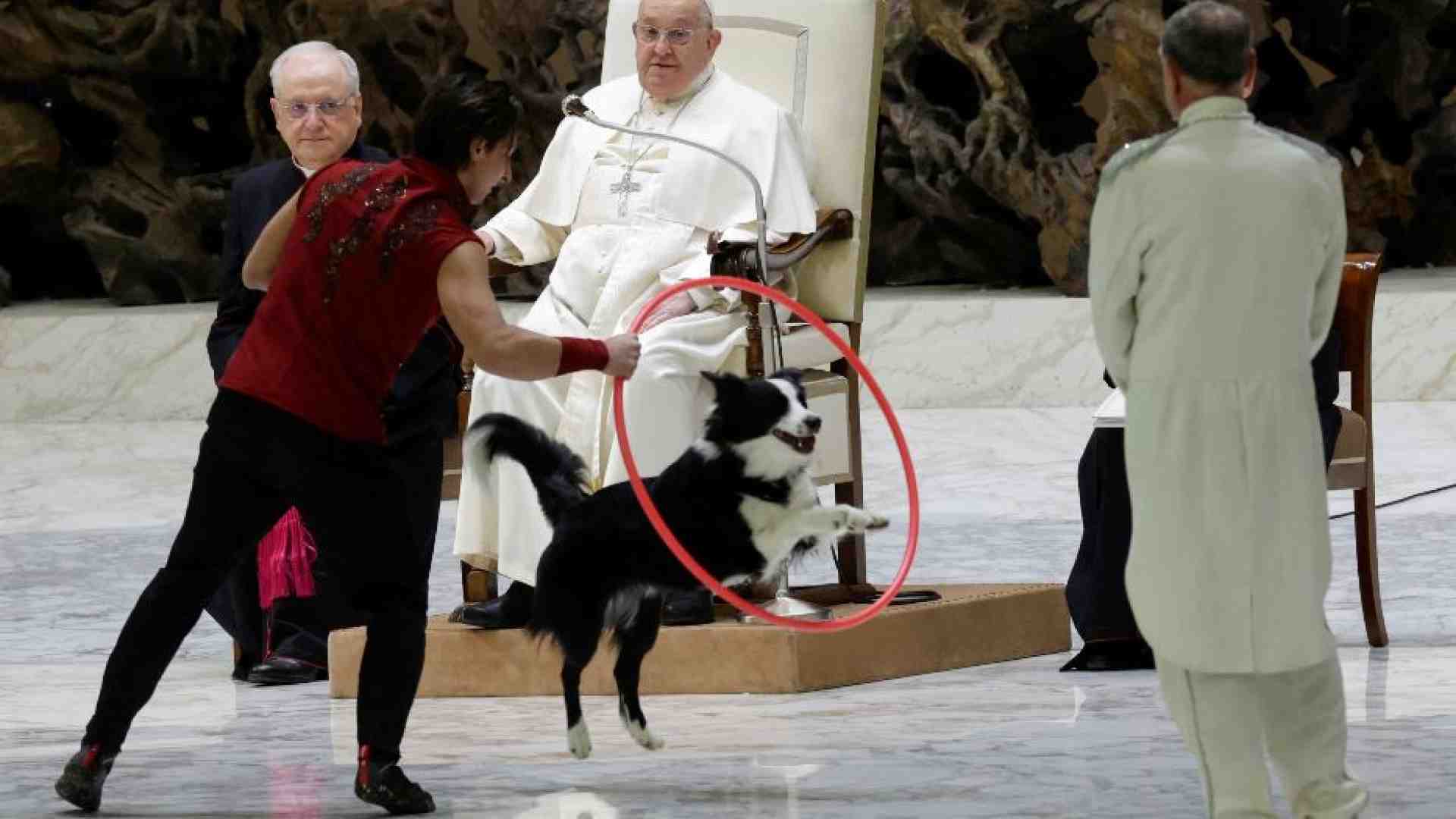 Immagine di Il Papa denuncia l'abuso sui minori. E prega con madre Teresa di Calcutta