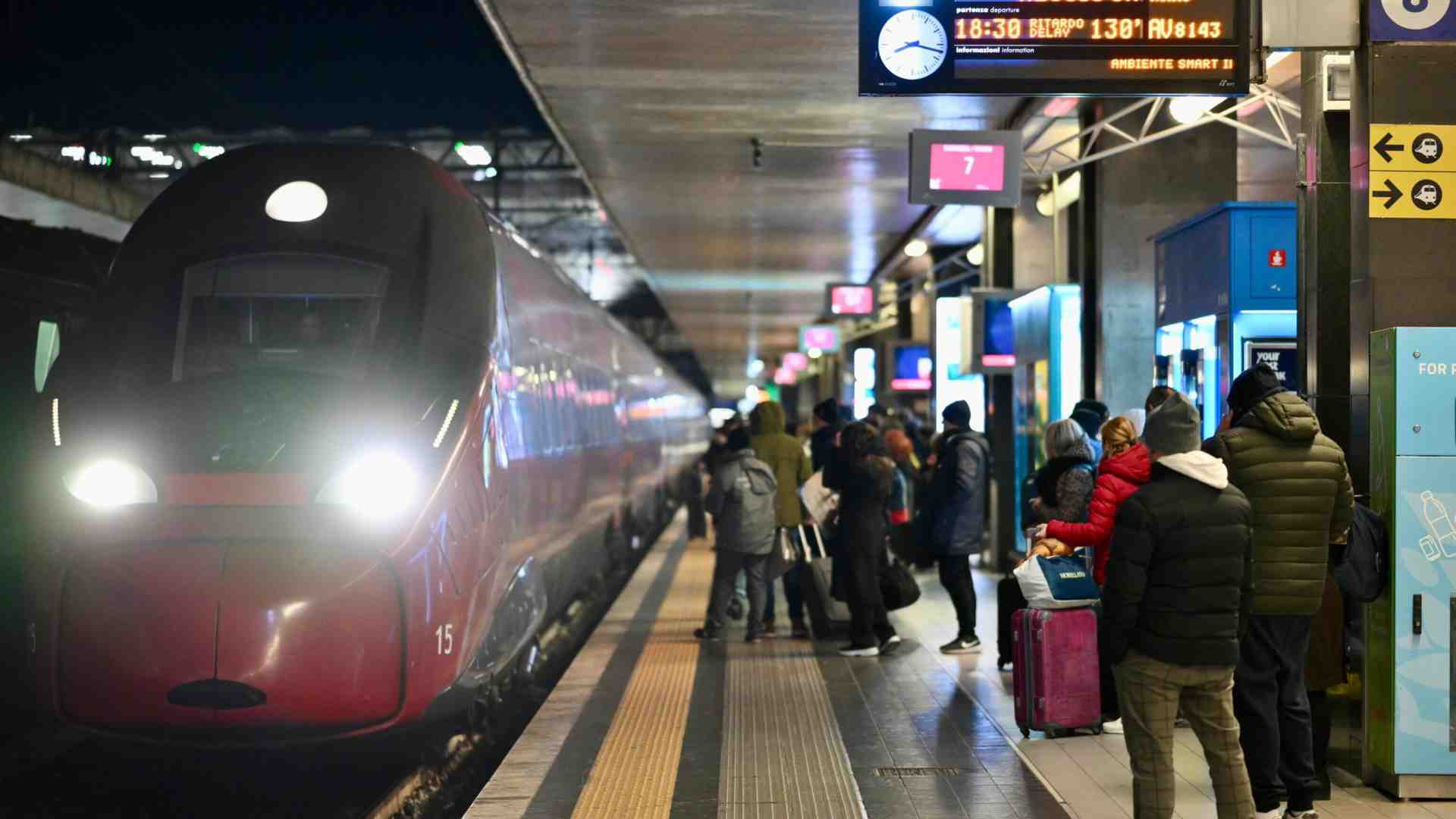 Immagine di Salvini non si presenta al question time, Ciriani: "Ritardi in linea". I sospetti di Fs: "Troppi incidenti"