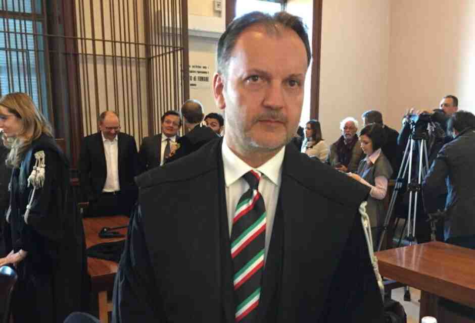 "Confessa o ti arresto". Le minacce del pm Ruggiero, condannato e sospeso dal Csm