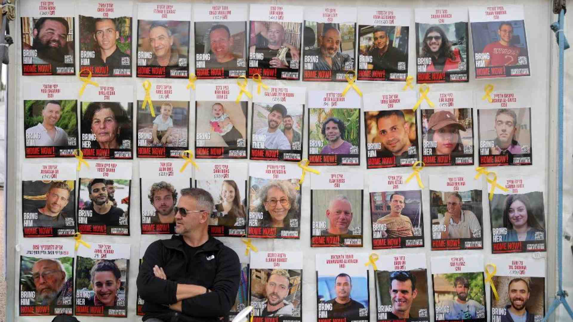 Immagine di I 33 ostaggi di Hamas liberi per primi: chi sono. Paura per bimbi e anziani