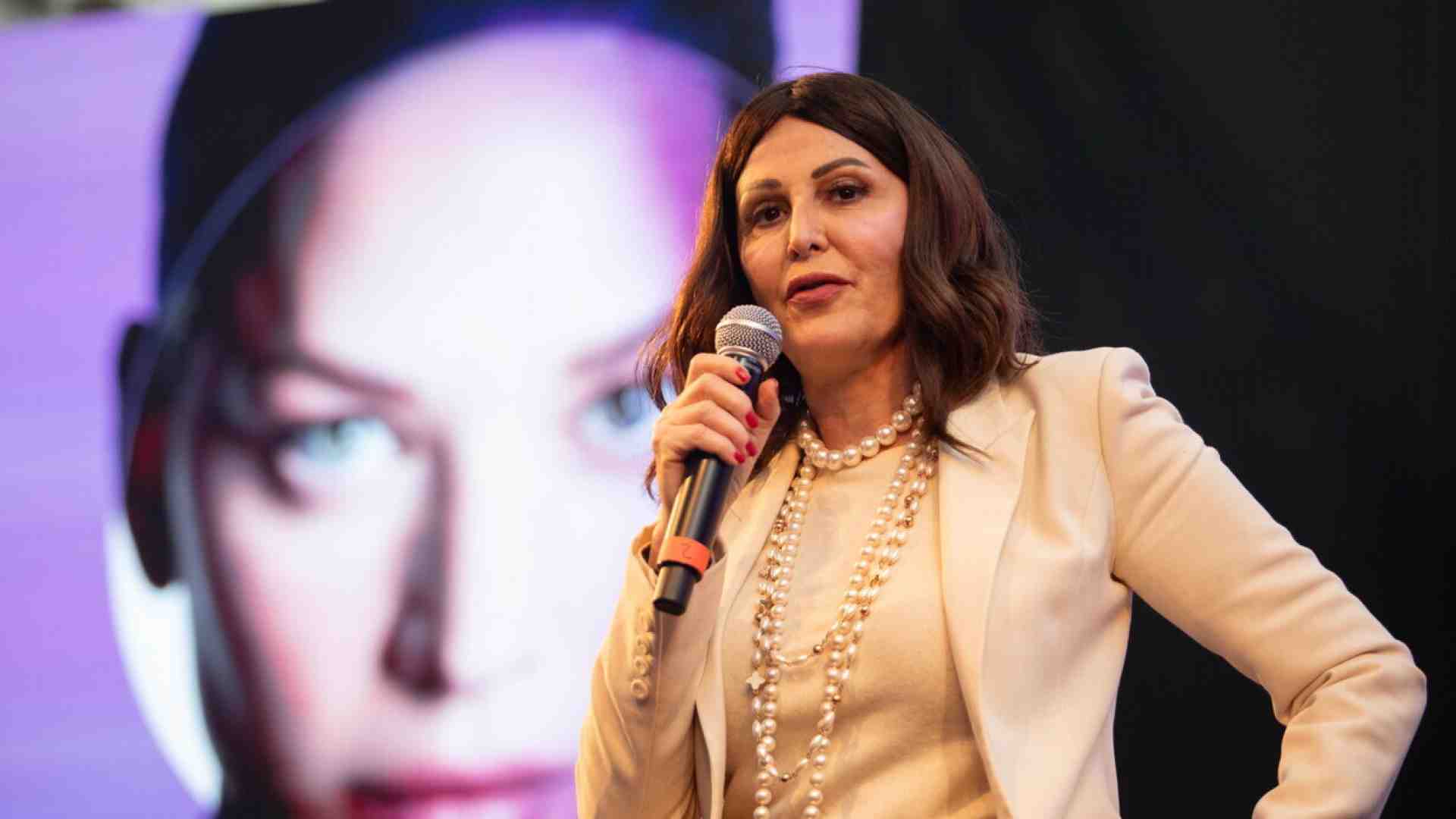 Immagine di Il pressing delle opposizioni: "Santanché si dimetta"