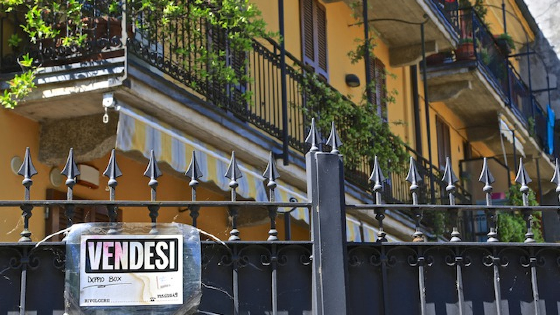 Immagine di Pochi servizi, cerco casa altrove