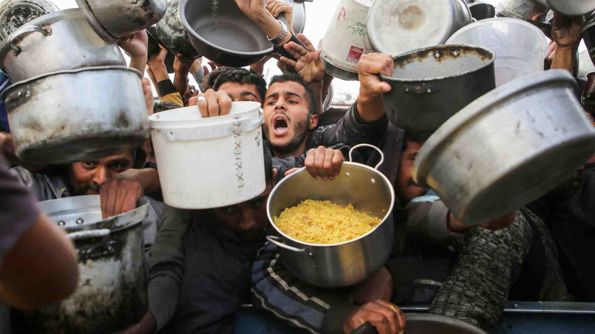 Immagine di Le voci di Gaza: «La guerra è finita ma dov'è casa mia? E i miei cari?»