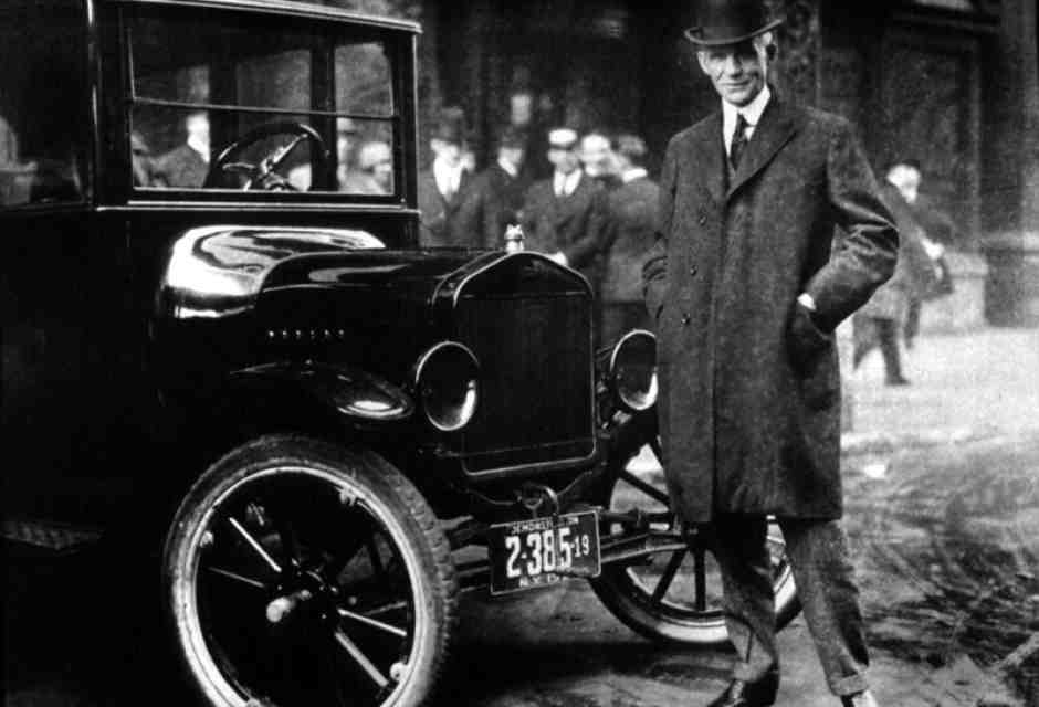 Henry Ford con la sua celebre Model T nel 1921 a Buffalo (GettyImages)&nbsp;<br />