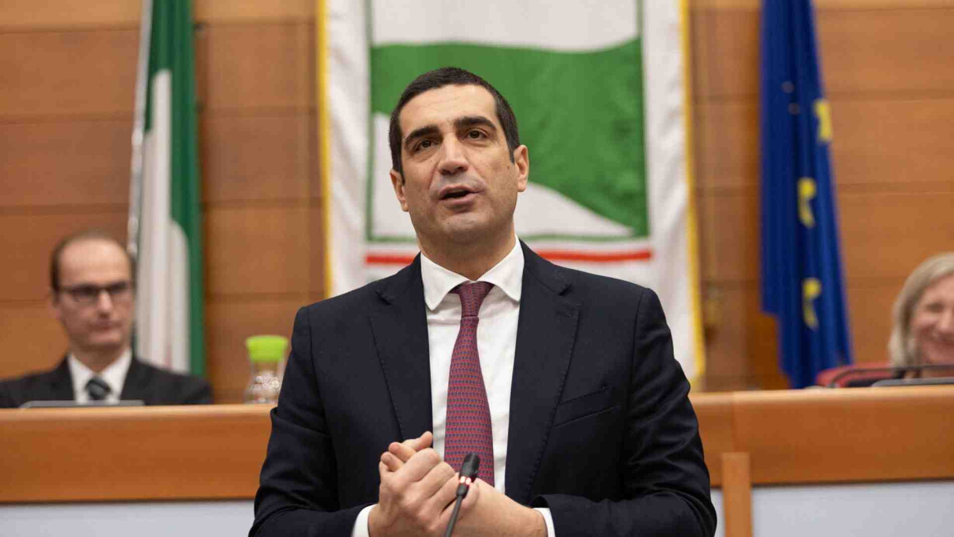 Immagine di De Pascale (Pd): “Meloni ci salvi dai dazi di Trump. Si gioca la leadership. Pronti ad aiutarla”