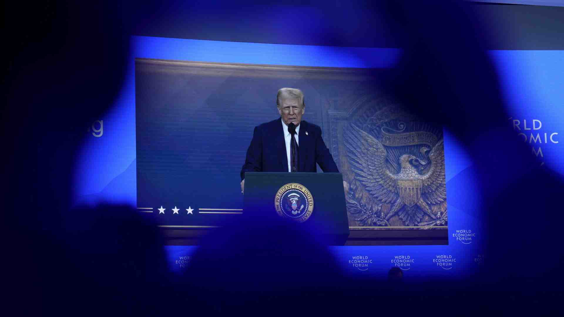 Immagine di L’Europa è scorretta con noi, dice Trump a Davos, tra minacce a tutti e voglia di accordi