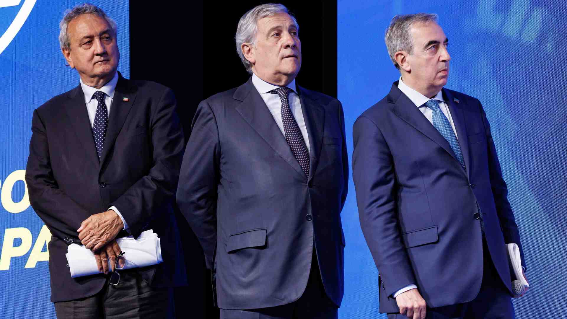 Immagine di Il “chiodo” di Tajani e Gasparri: Rai e Corte sabotate, la giostra dei nomi (anche la moglie di Bruno Vespa)